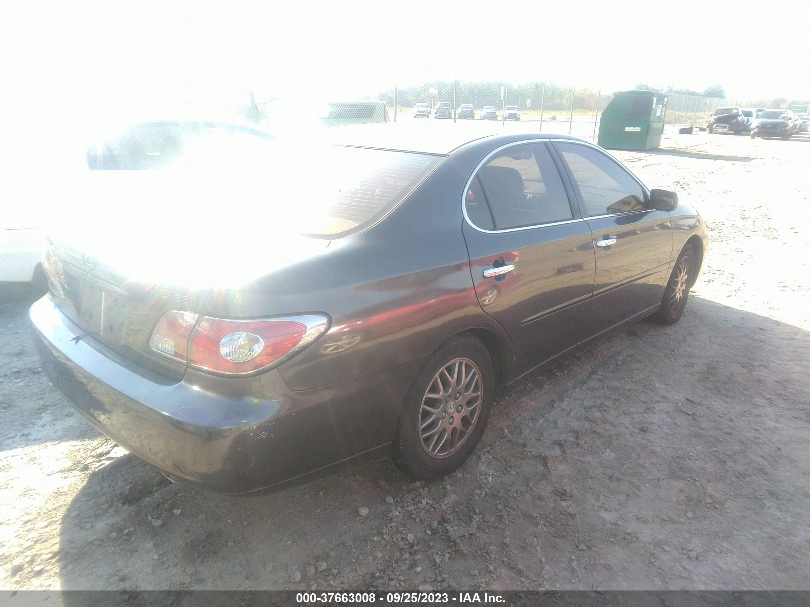 Photo 3 VIN: JTHBA30G445047737 - LEXUS ES 