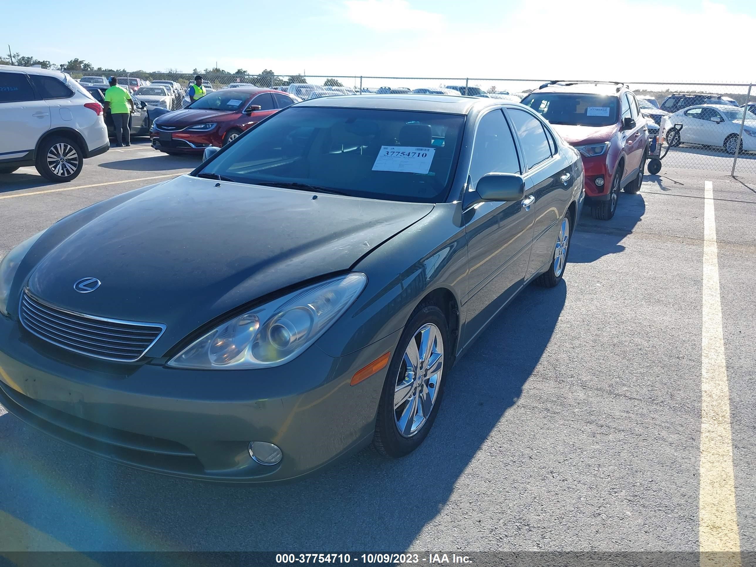 Photo 1 VIN: JTHBA30G455083204 - LEXUS ES 