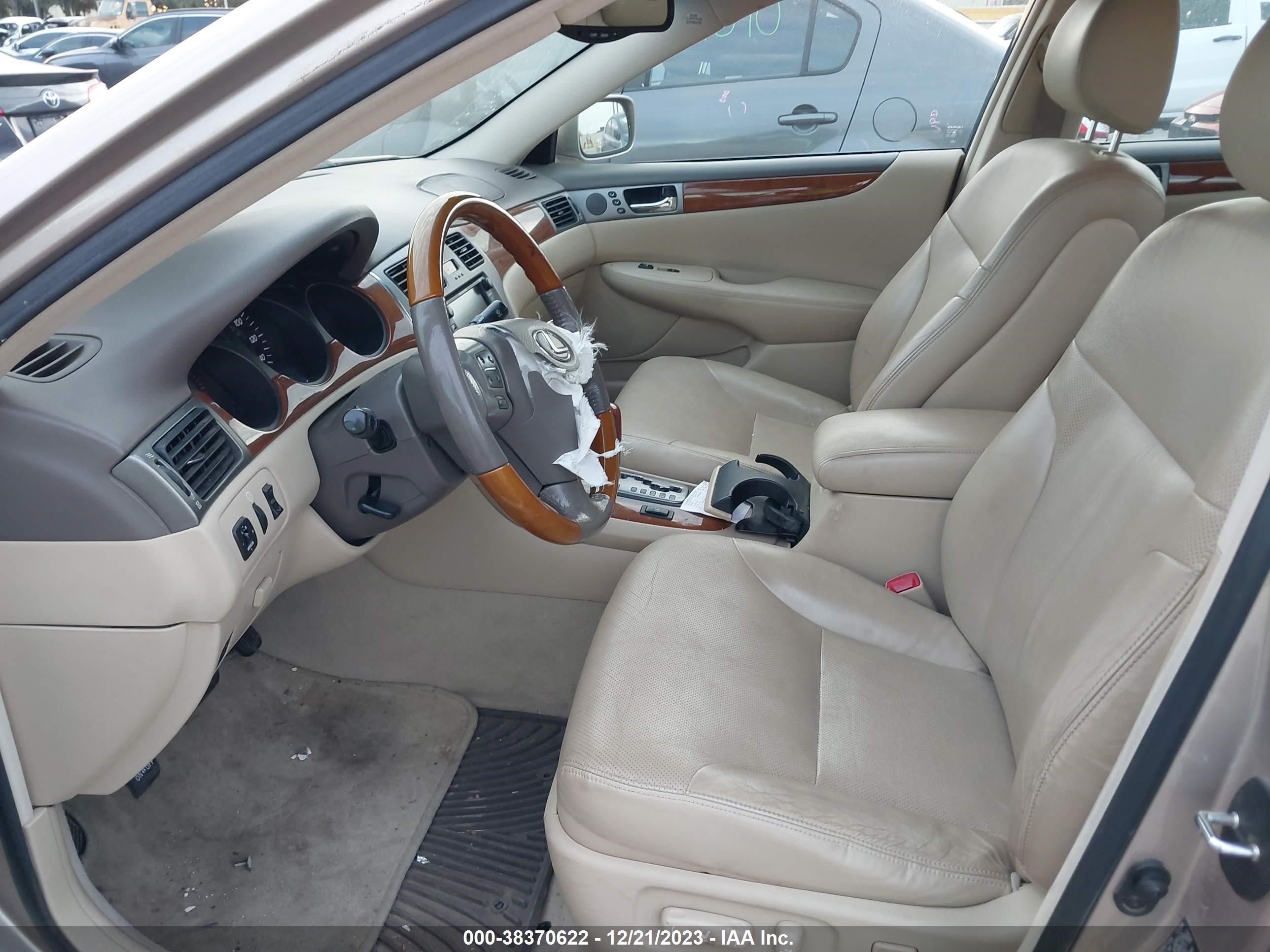 Photo 4 VIN: JTHBA30G555095801 - LEXUS ES 