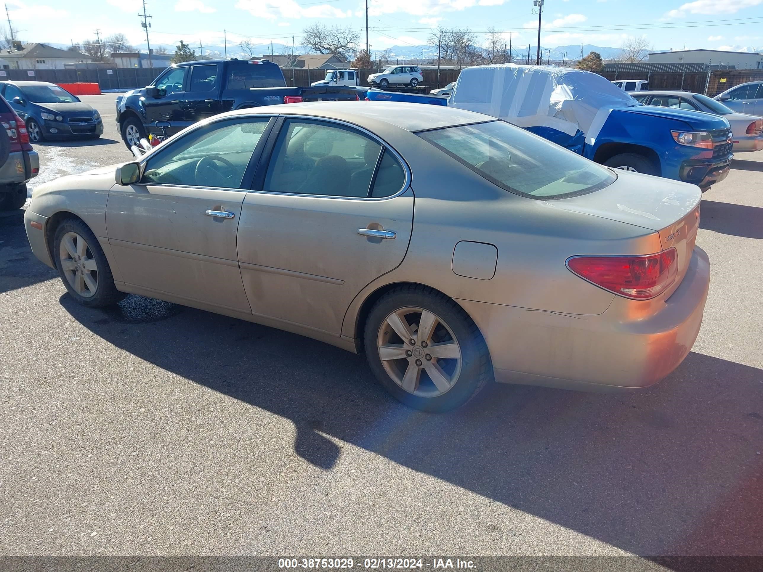 Photo 2 VIN: JTHBA30G555102519 - LEXUS ES 