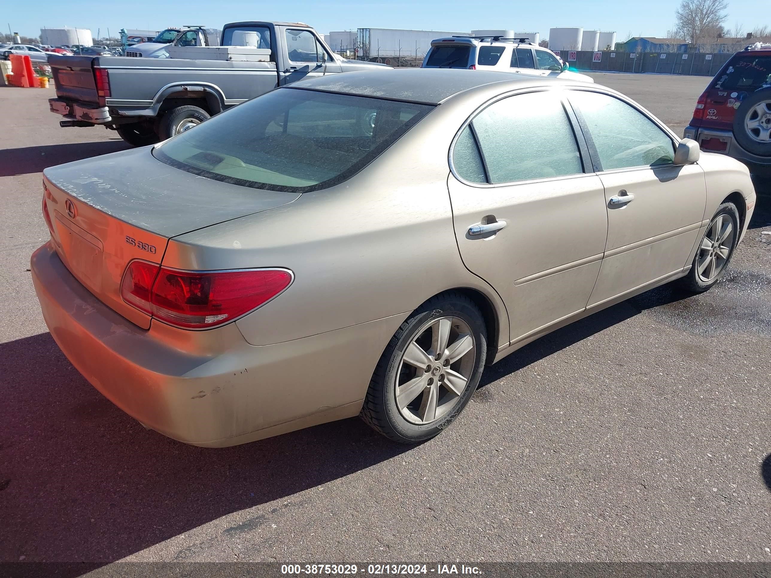 Photo 3 VIN: JTHBA30G555102519 - LEXUS ES 