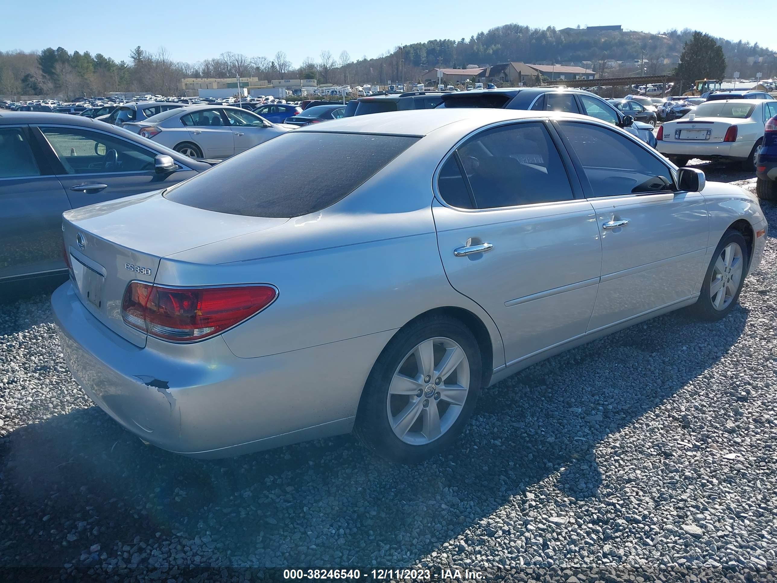 Photo 3 VIN: JTHBA30G565145680 - LEXUS ES 