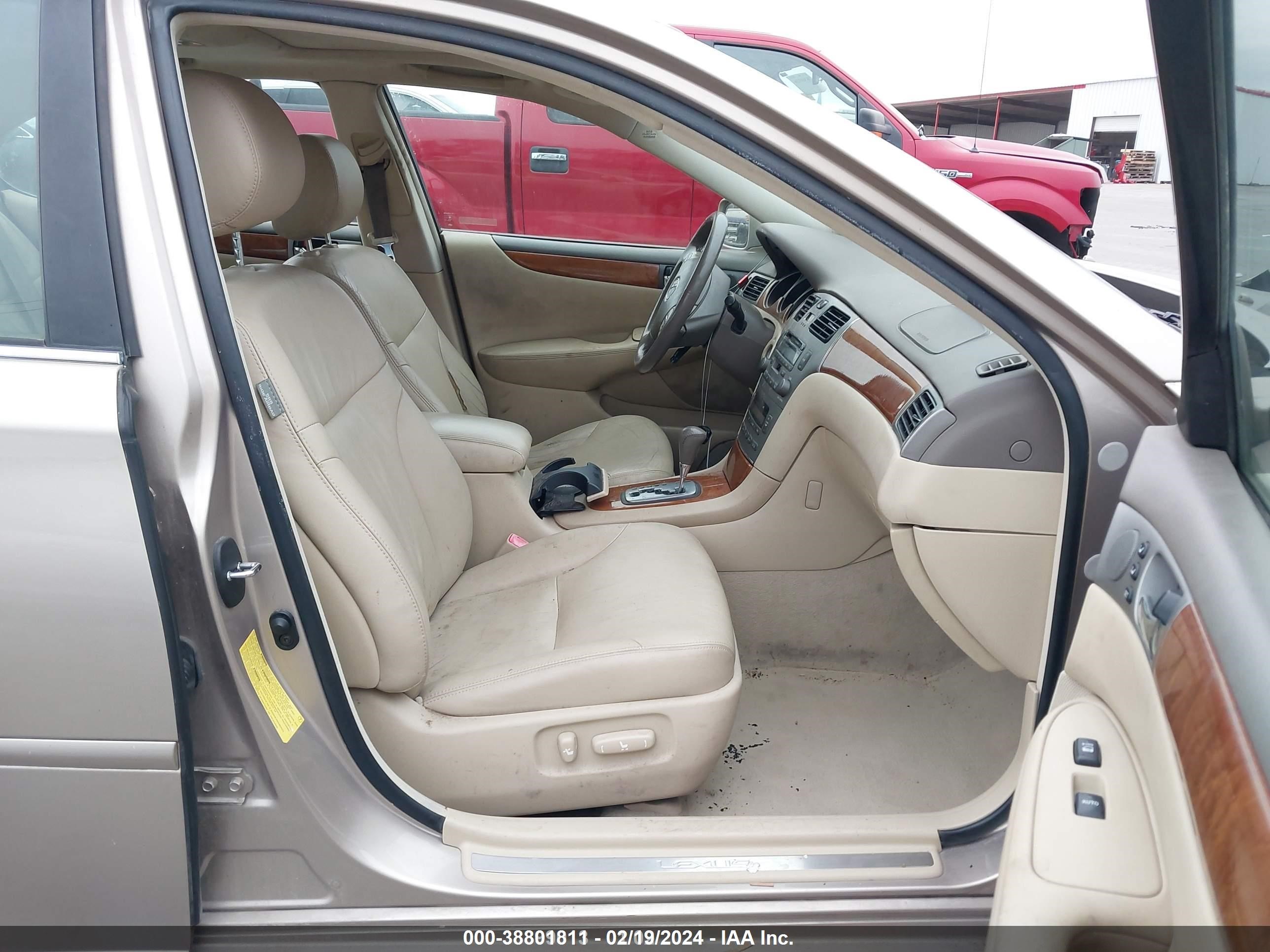 Photo 5 VIN: JTHBA30G565166173 - LEXUS ES 