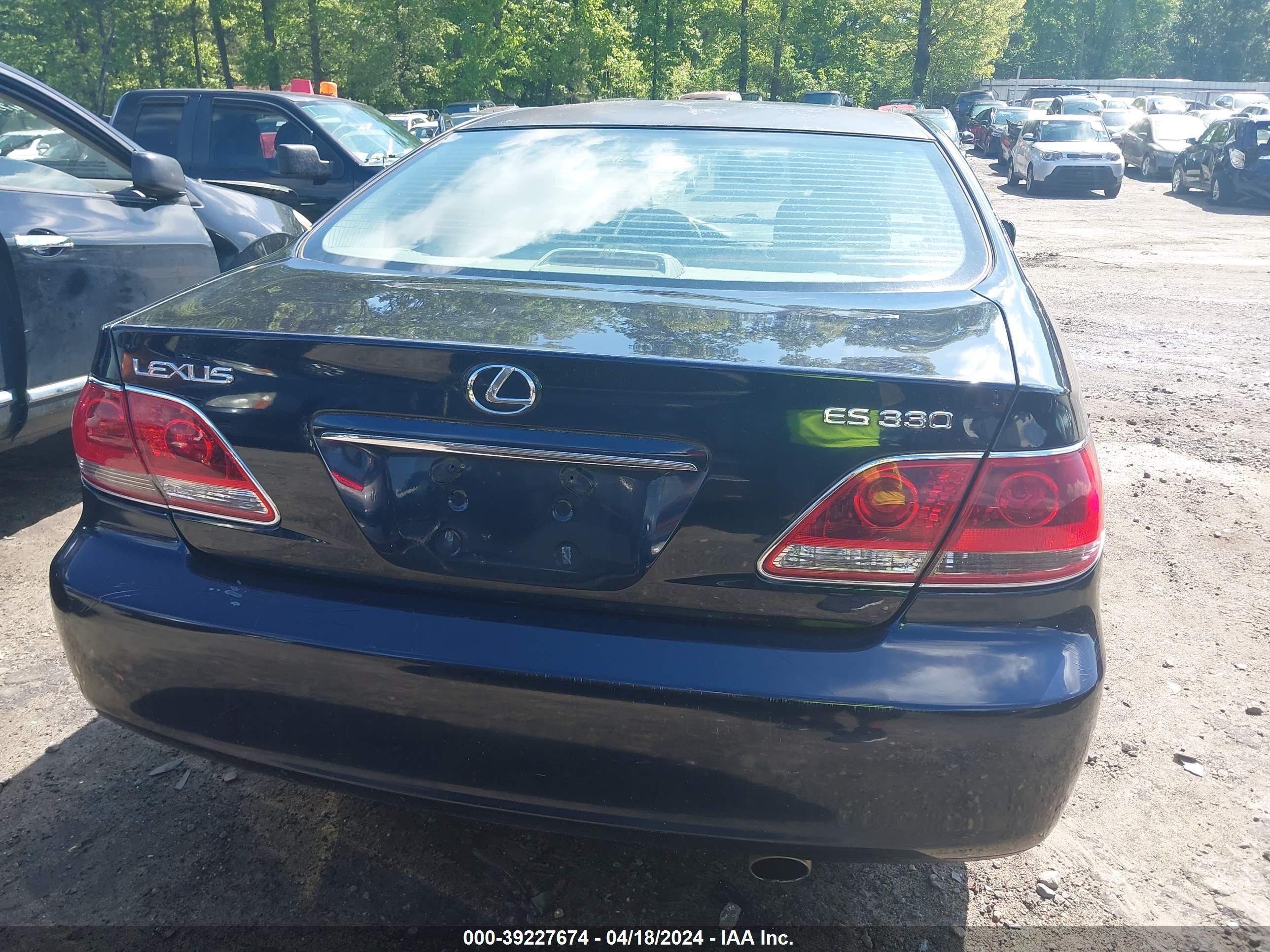 Photo 15 VIN: JTHBA30G655113187 - LEXUS ES 