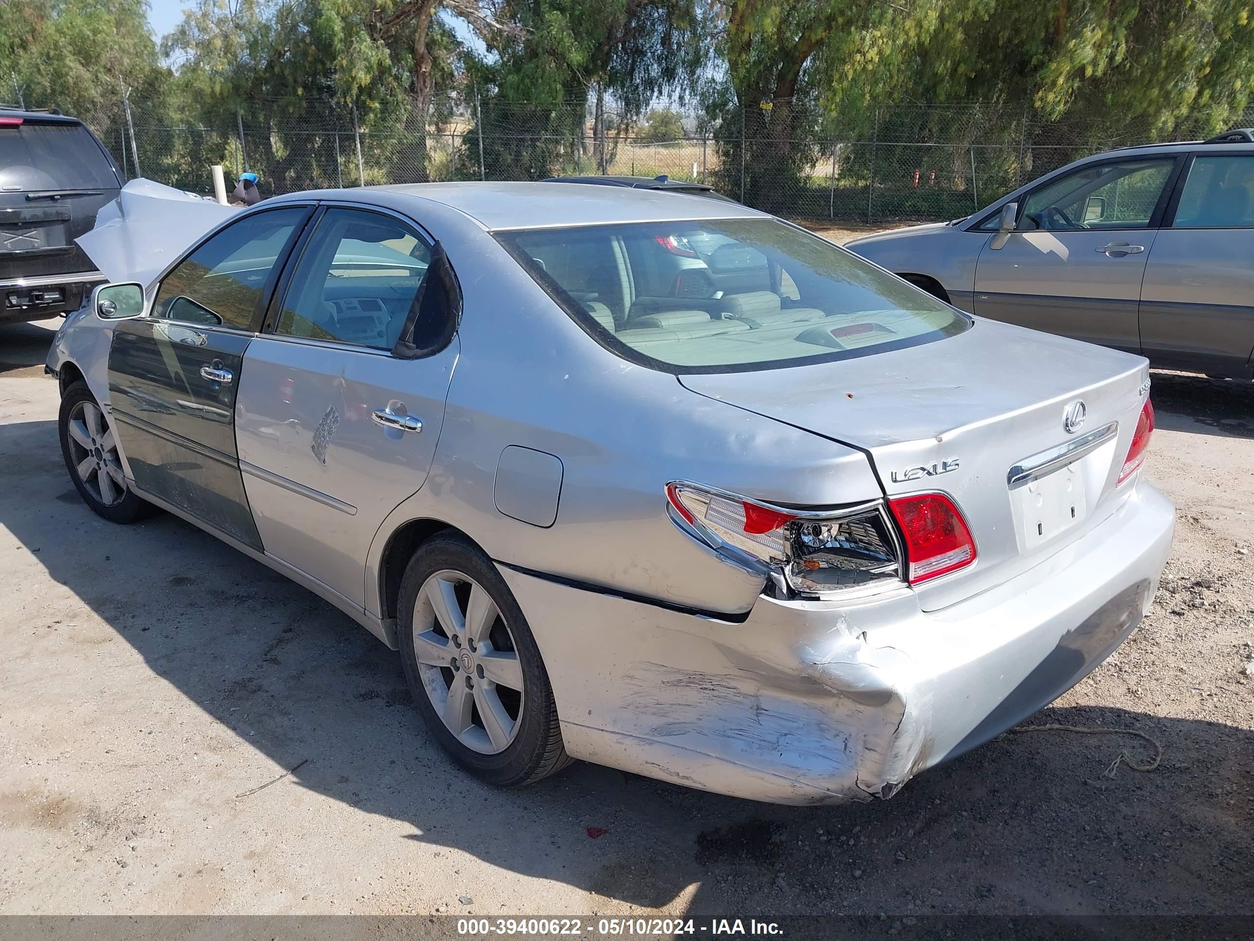 Photo 2 VIN: JTHBA30G655114615 - LEXUS ES 