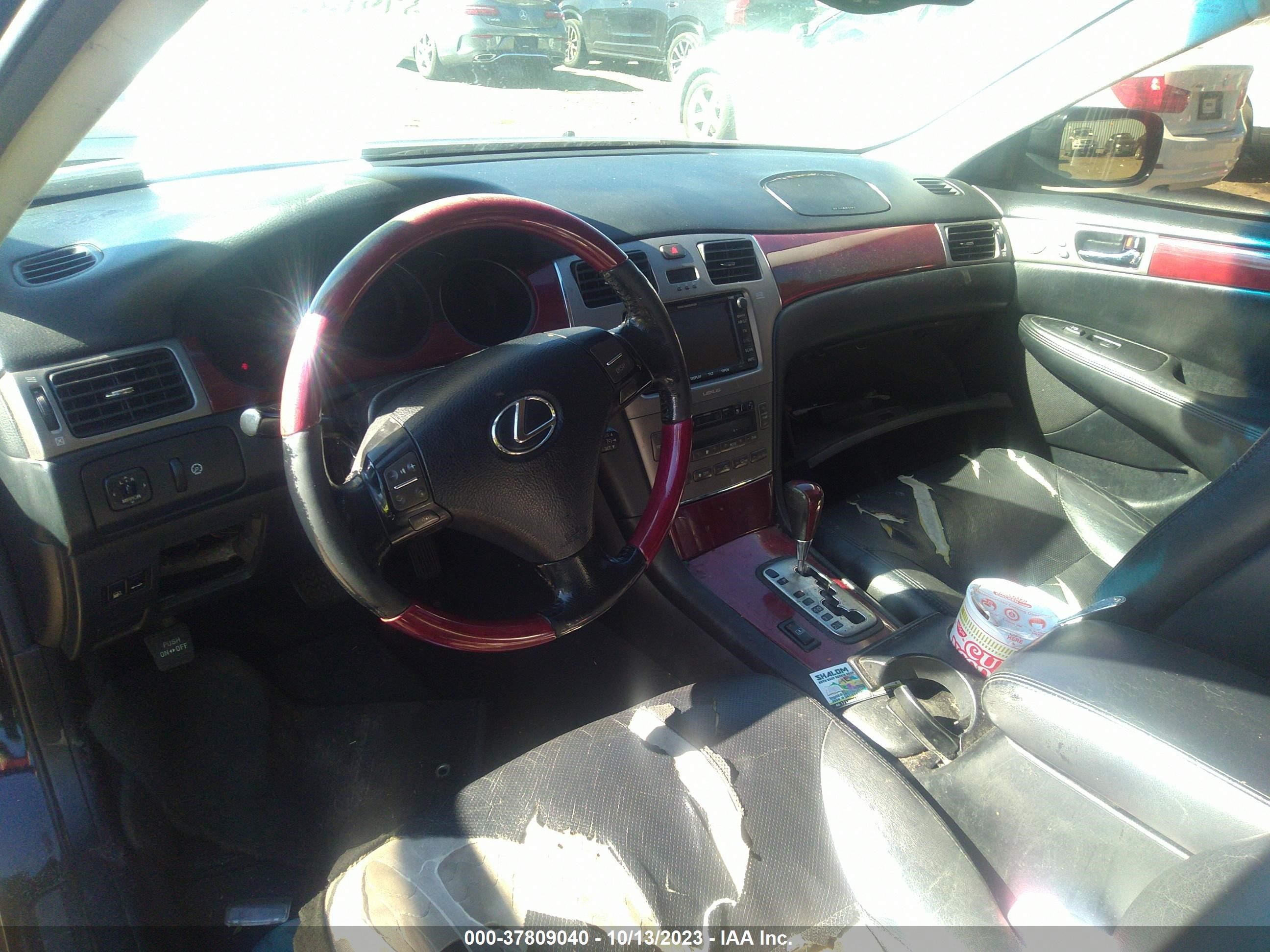 Photo 4 VIN: JTHBA30G655126862 - LEXUS ES 