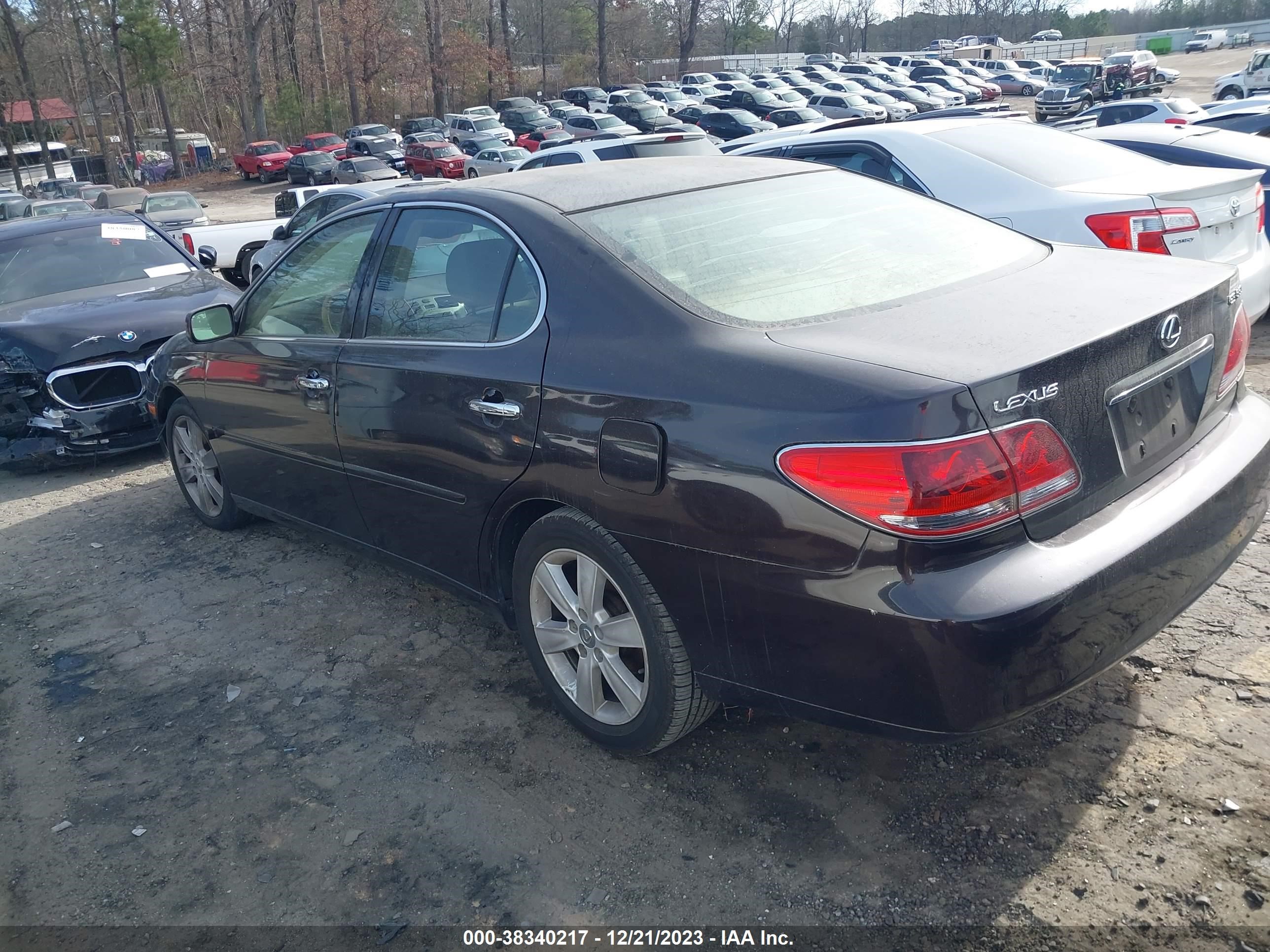 Photo 2 VIN: JTHBA30G665176355 - LEXUS ES 