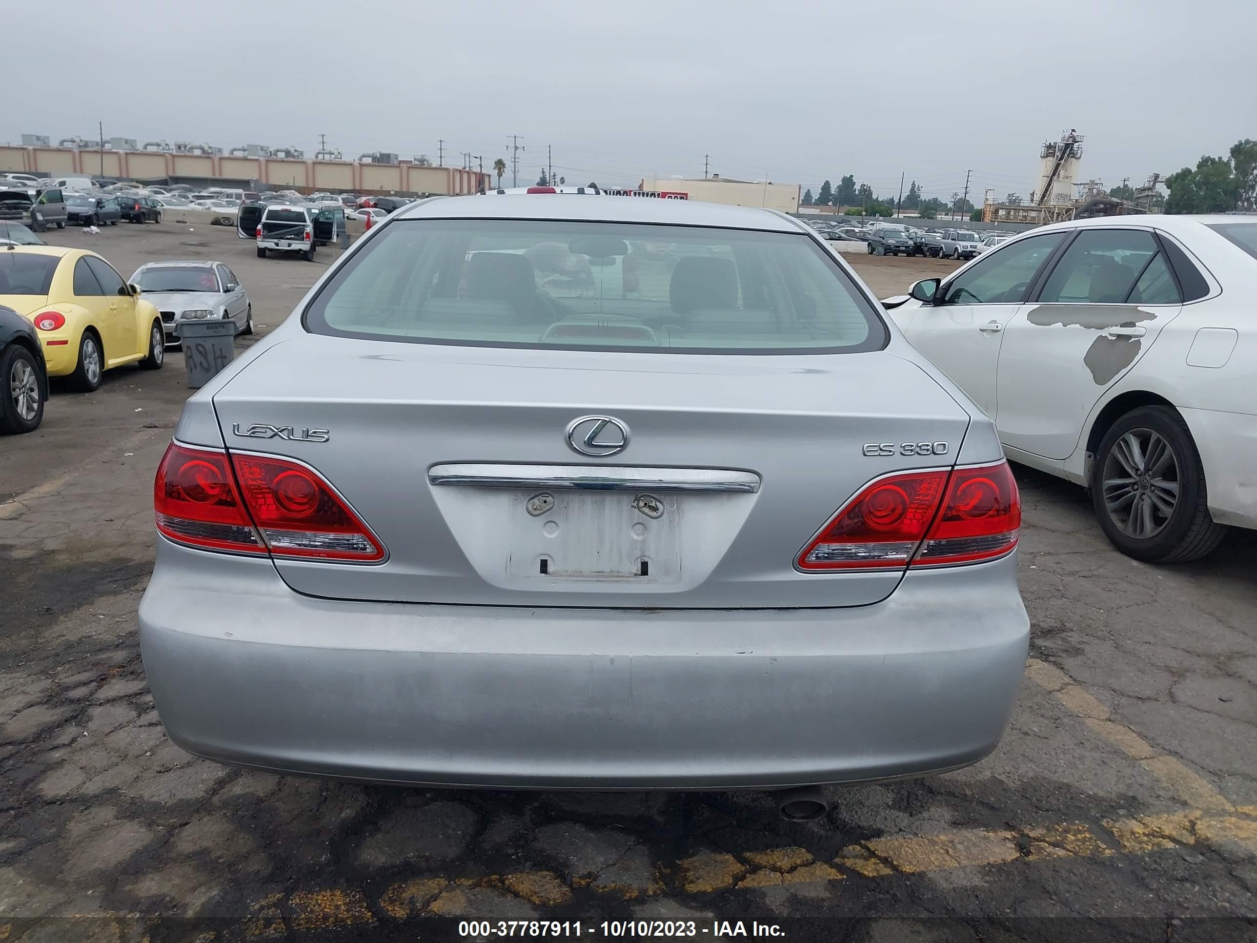 Photo 15 VIN: JTHBA30G755069832 - LEXUS ES 