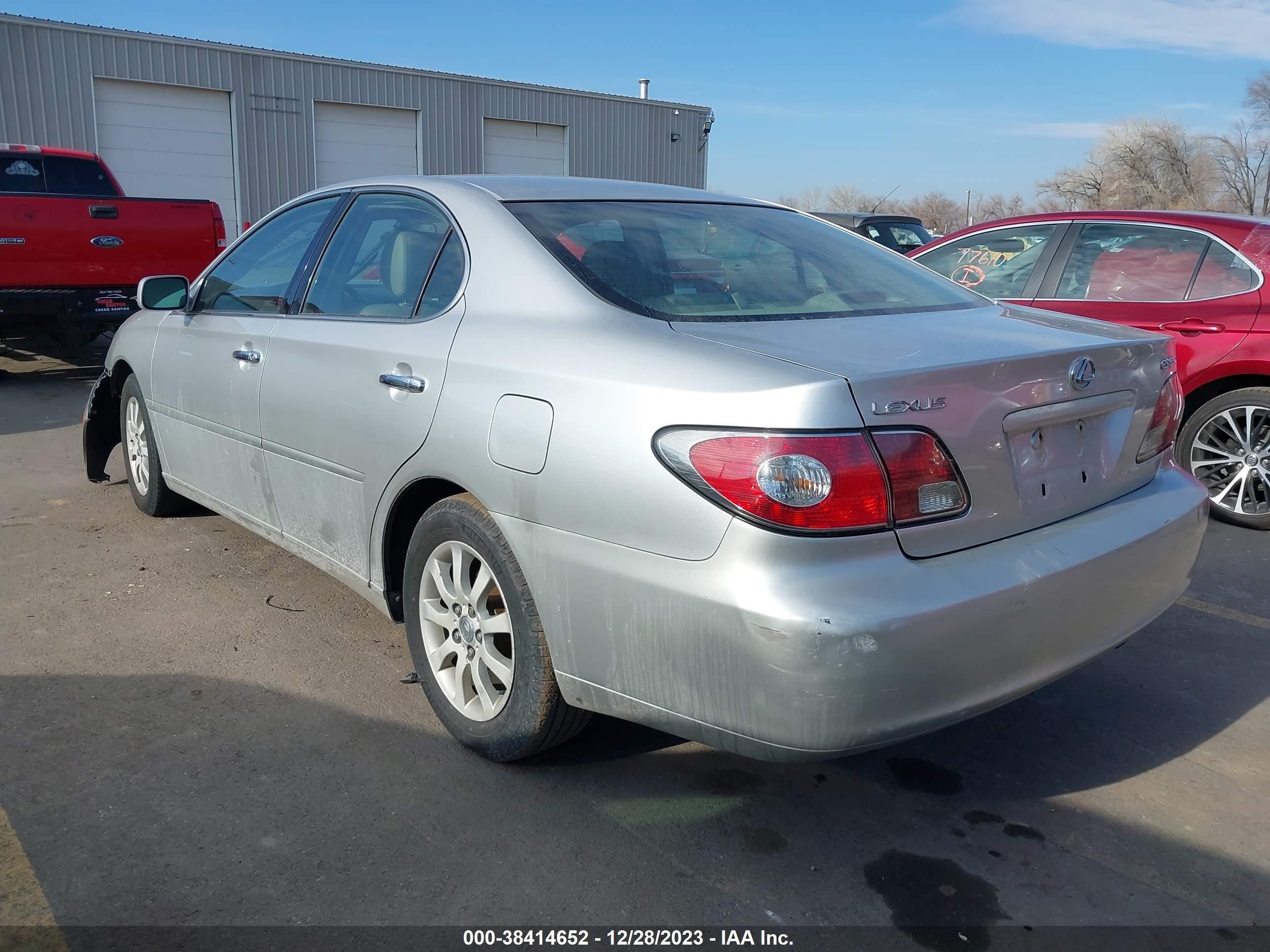 Photo 2 VIN: JTHBA30G840016018 - LEXUS ES 