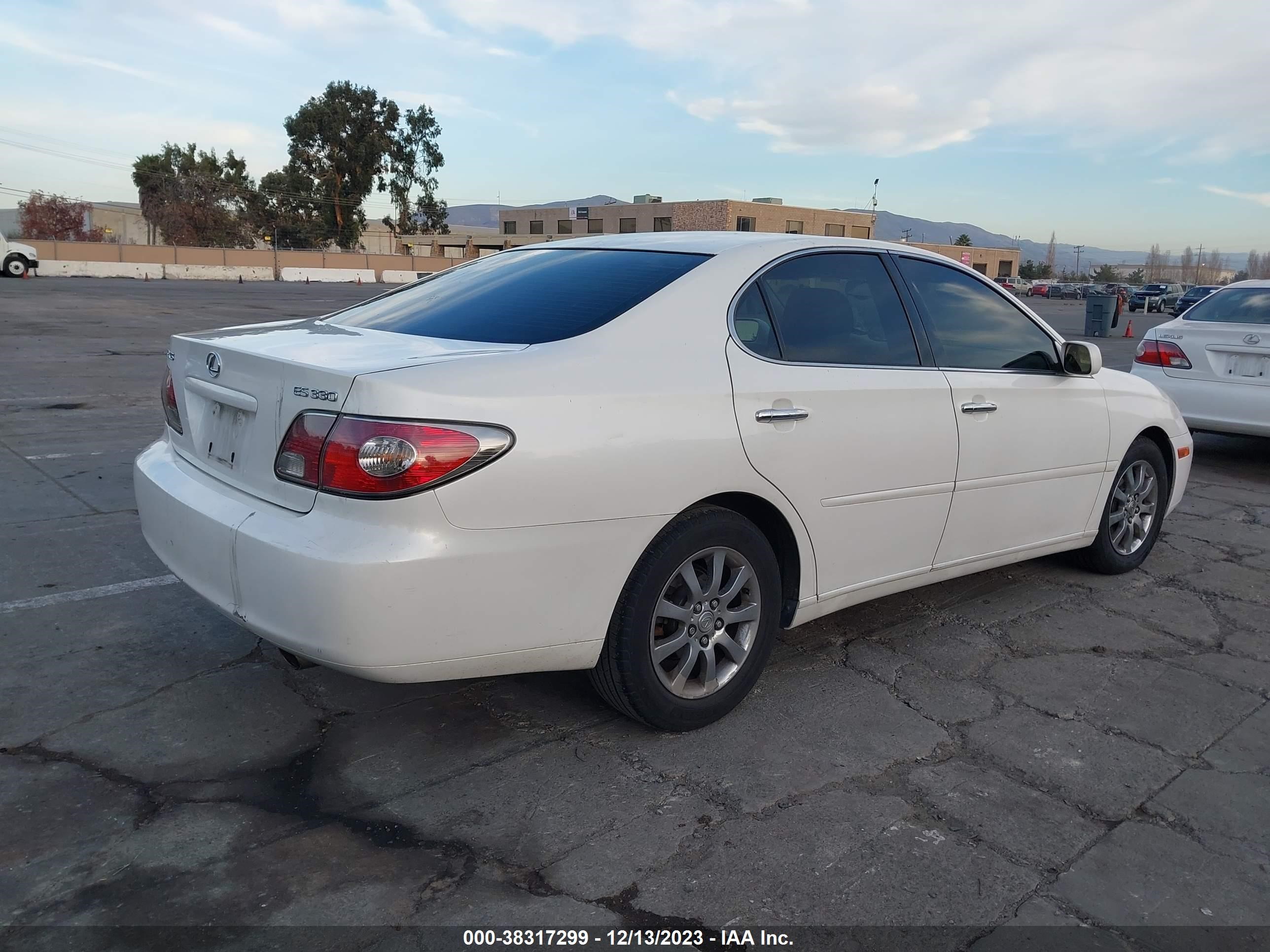 Photo 3 VIN: JTHBA30G845017849 - LEXUS ES 