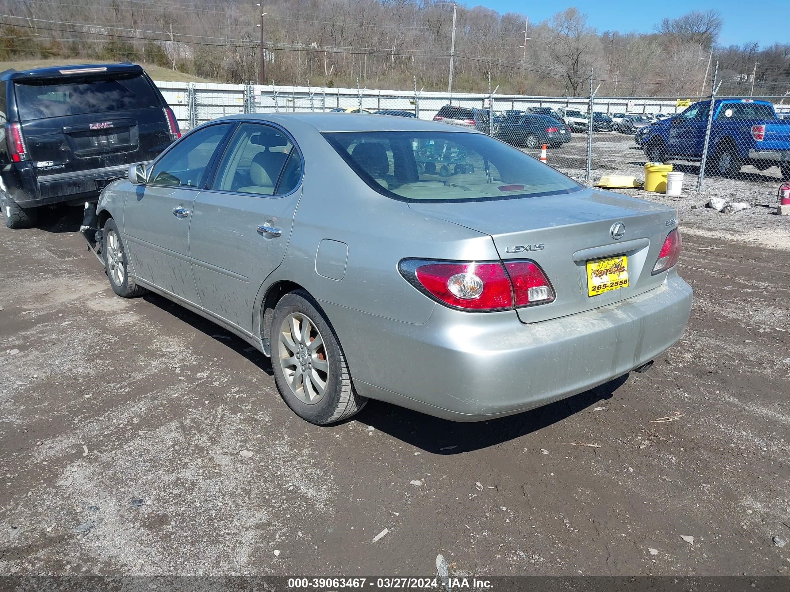 Photo 2 VIN: JTHBA30G845036823 - LEXUS ES 