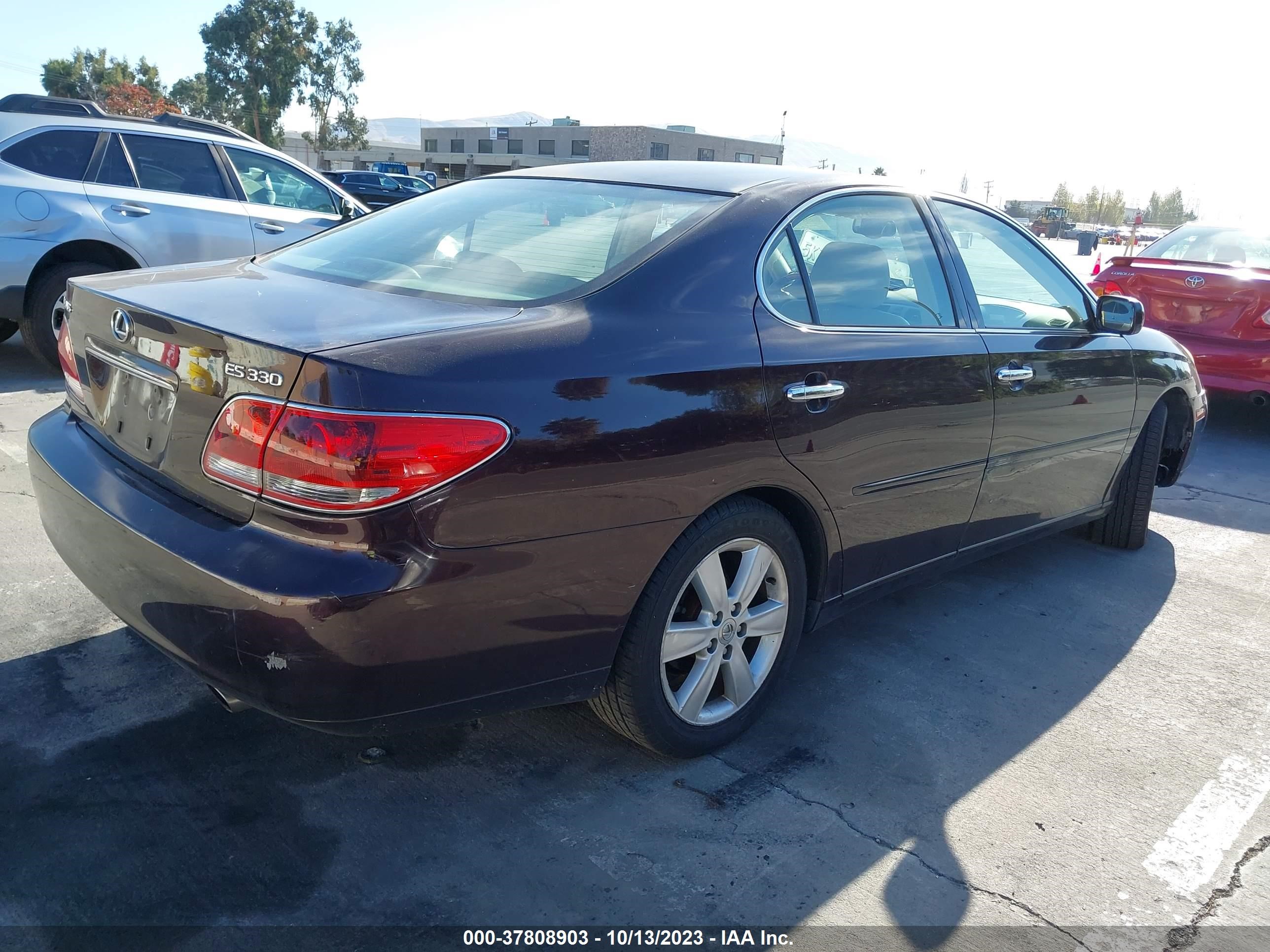 Photo 3 VIN: JTHBA30G855075462 - LEXUS ES 