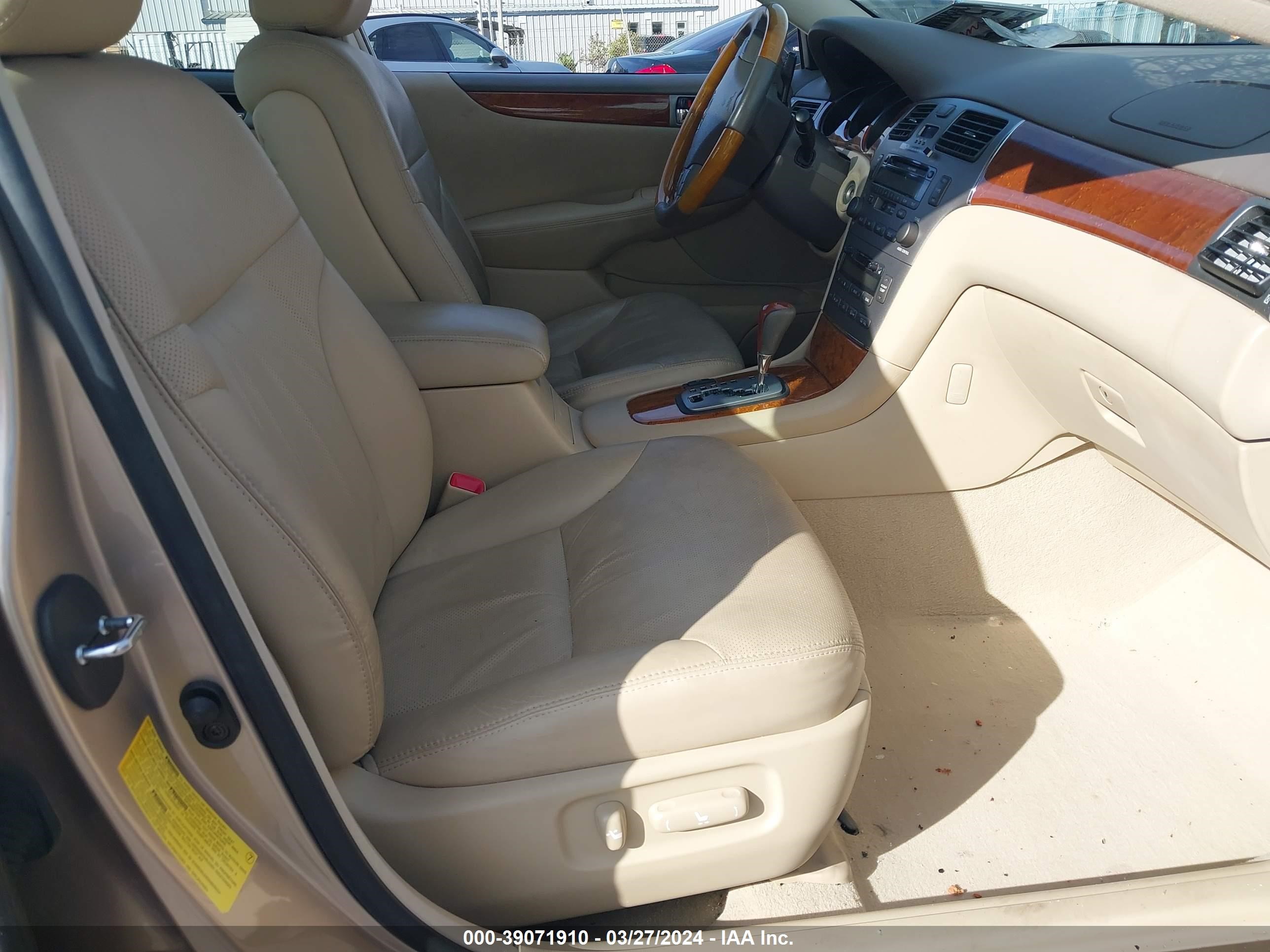 Photo 4 VIN: JTHBA30G865161095 - LEXUS ES 