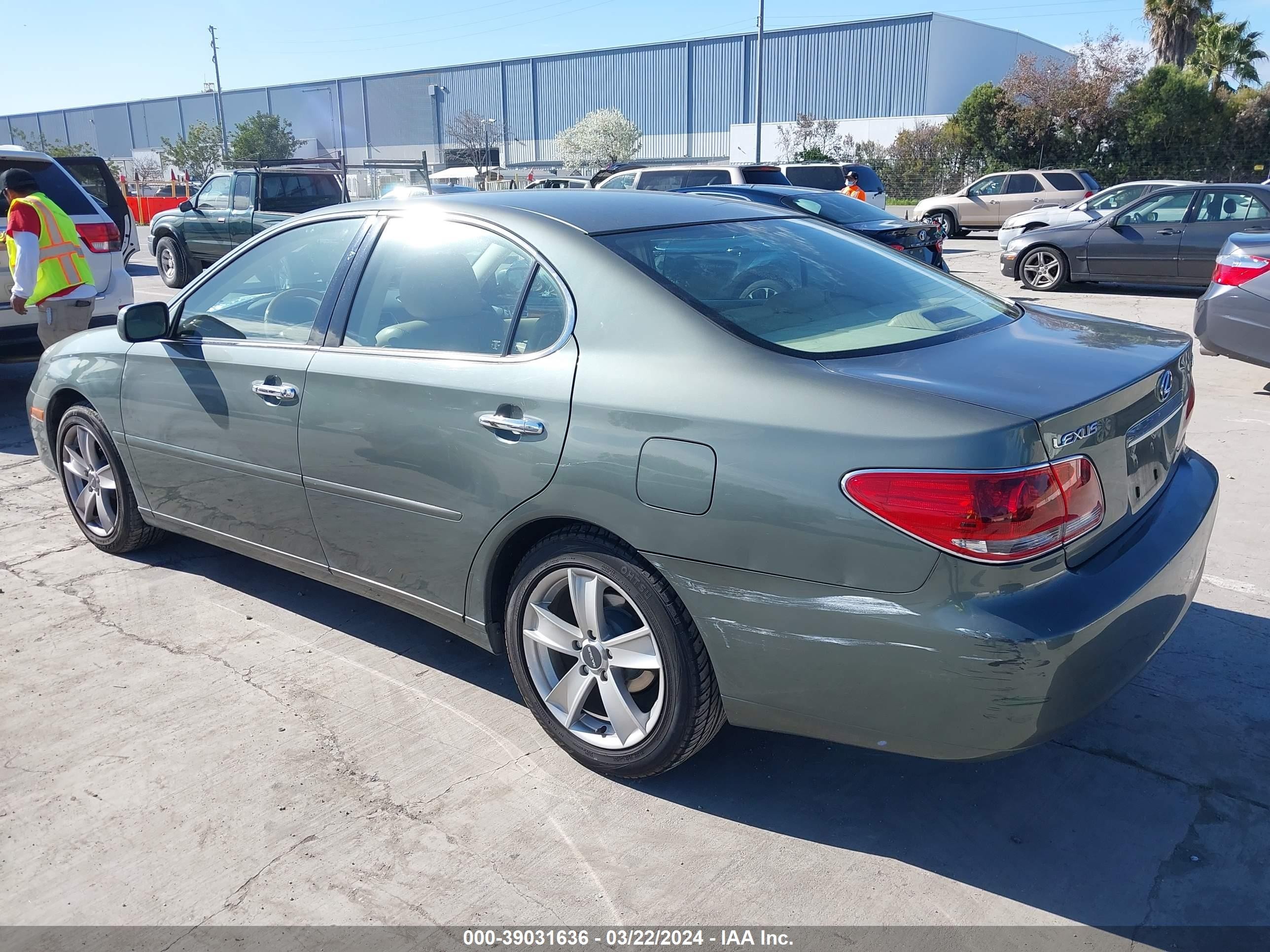 Photo 2 VIN: JTHBA30G865172419 - LEXUS ES 