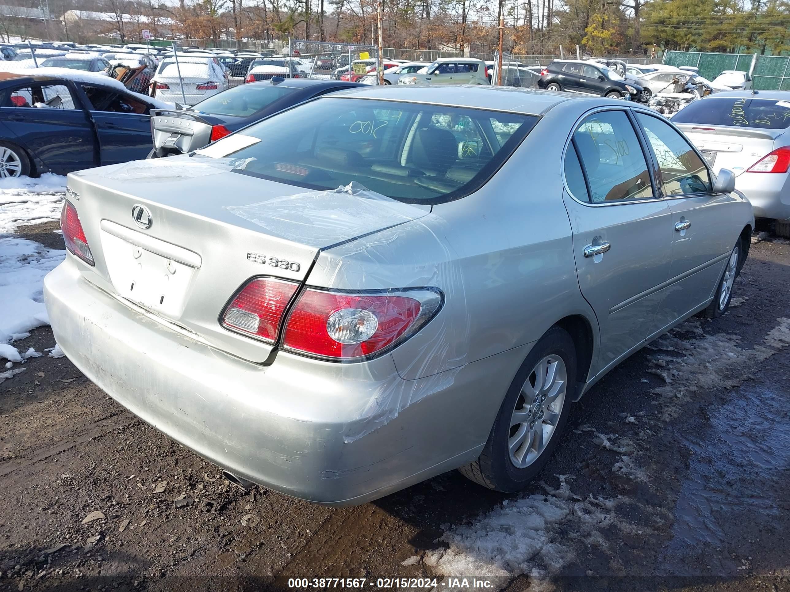 Photo 3 VIN: JTHBA30G945038922 - LEXUS ES 