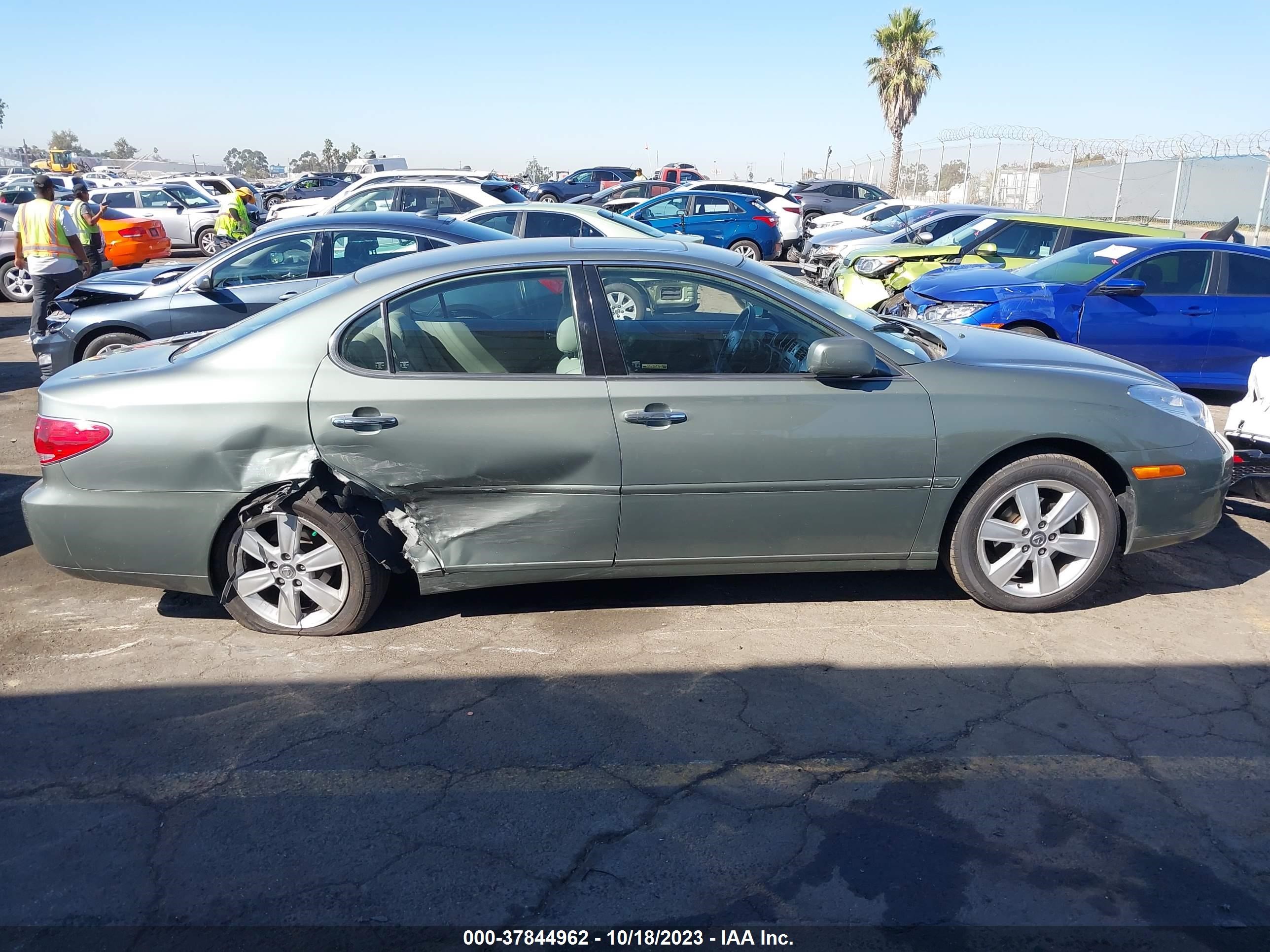 Photo 12 VIN: JTHBA30G955061439 - LEXUS ES 