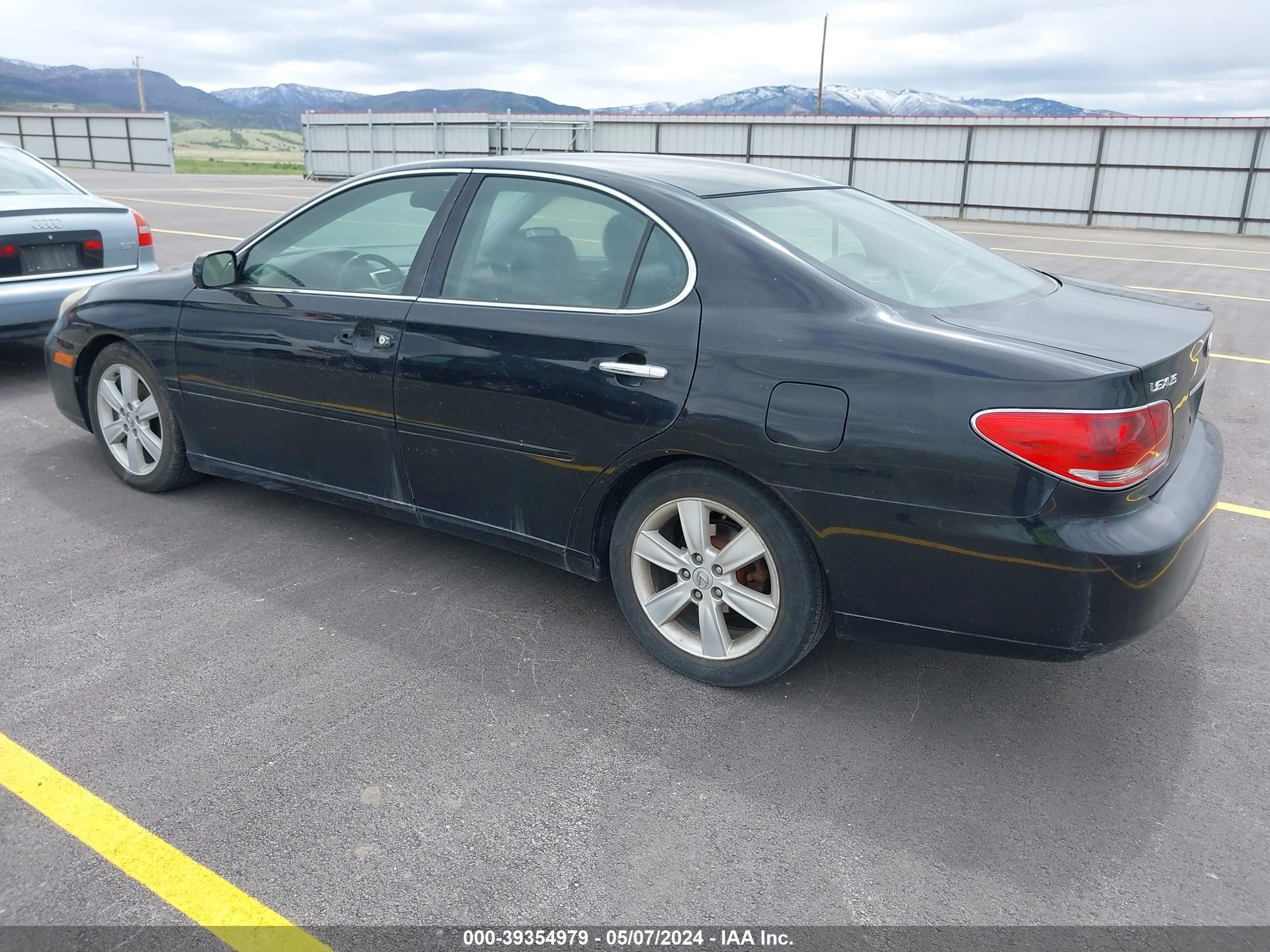 Photo 2 VIN: JTHBA30G955117279 - LEXUS ES 