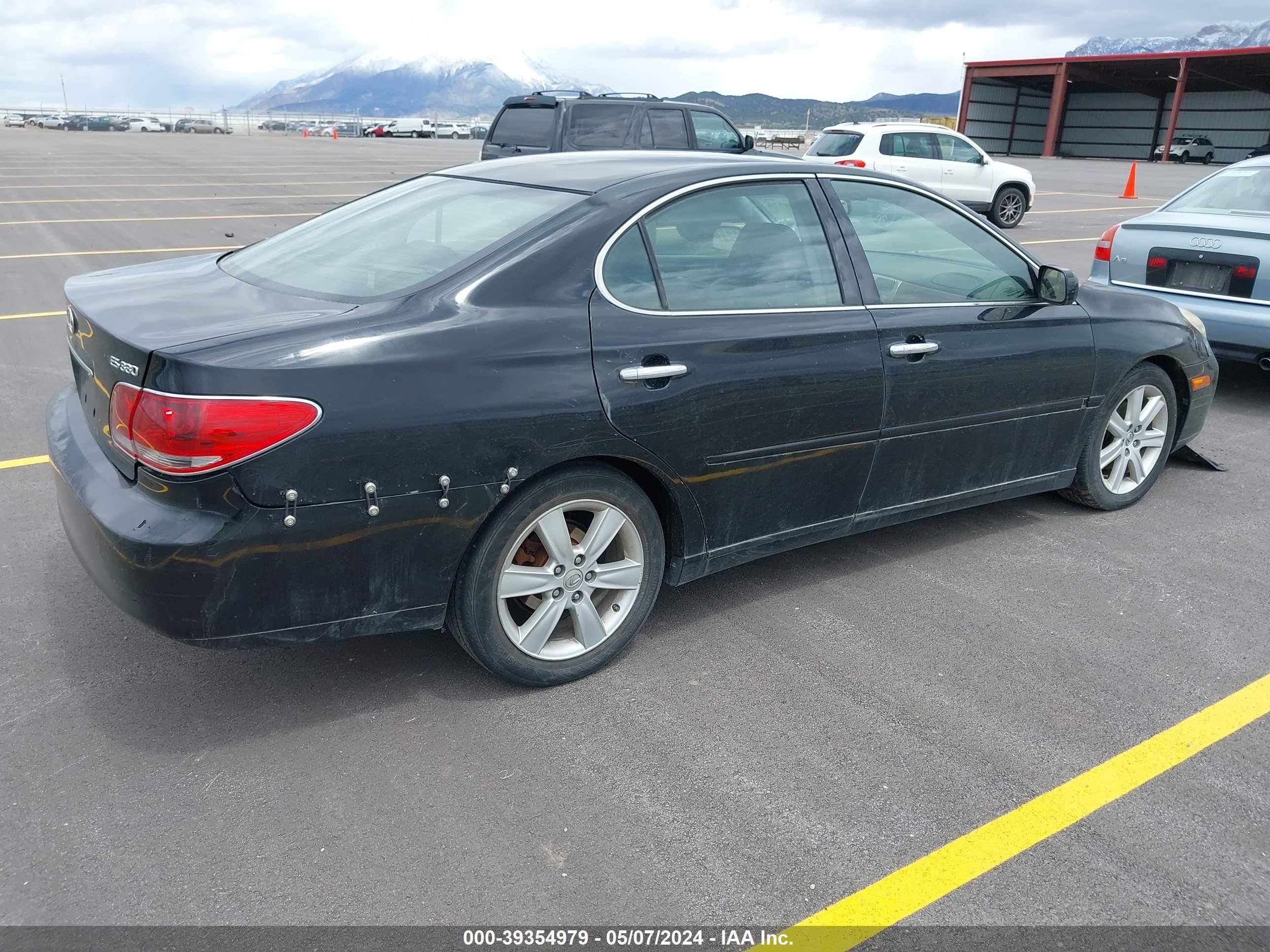 Photo 3 VIN: JTHBA30G955117279 - LEXUS ES 