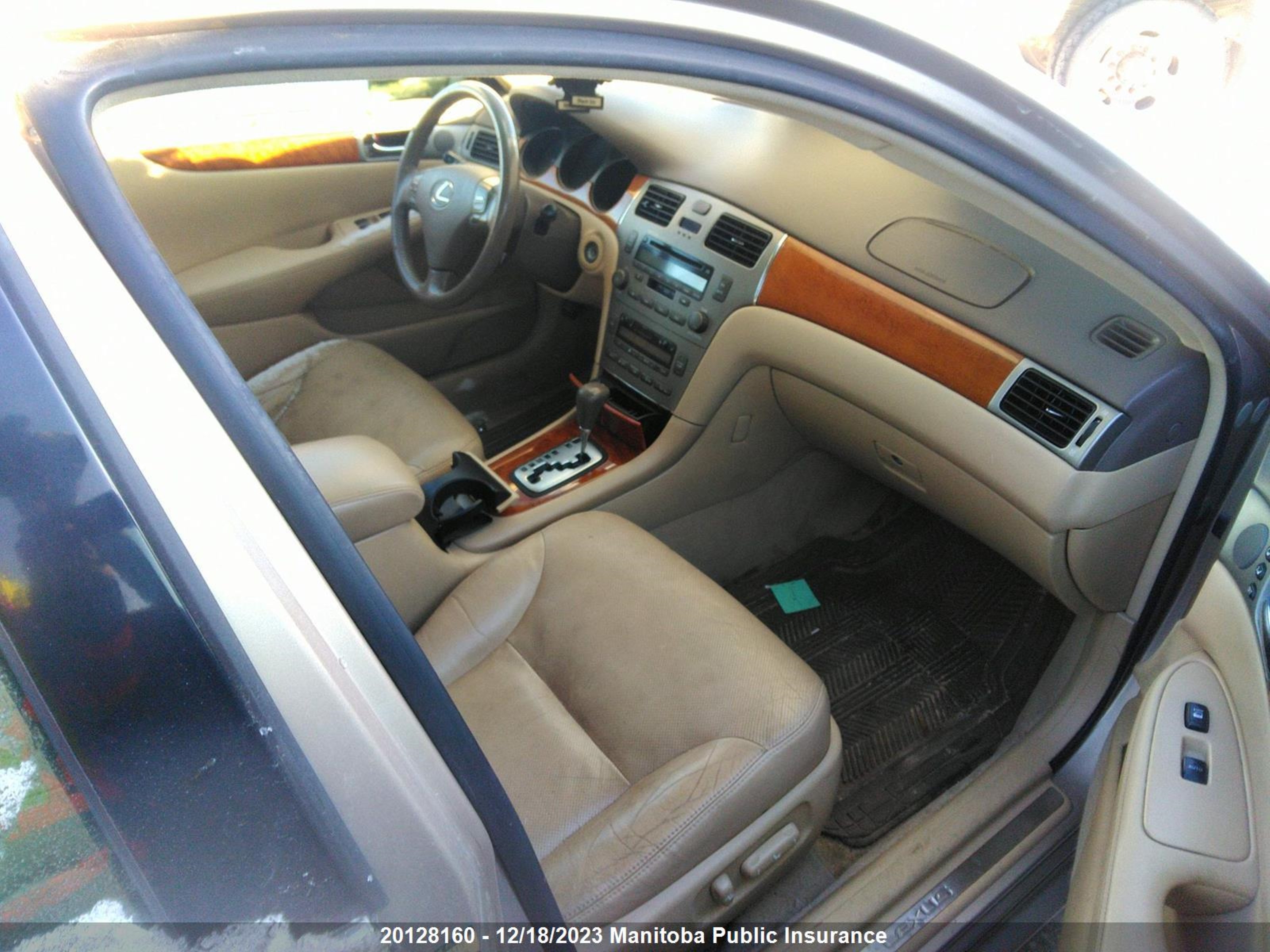 Photo 4 VIN: JTHBA30G955125933 - LEXUS ES 