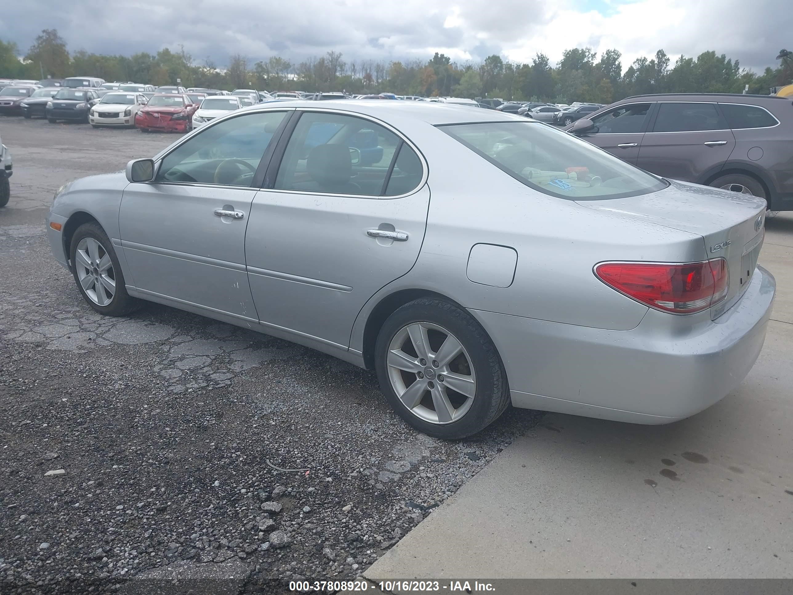 Photo 2 VIN: JTHBA30G955137449 - LEXUS ES 