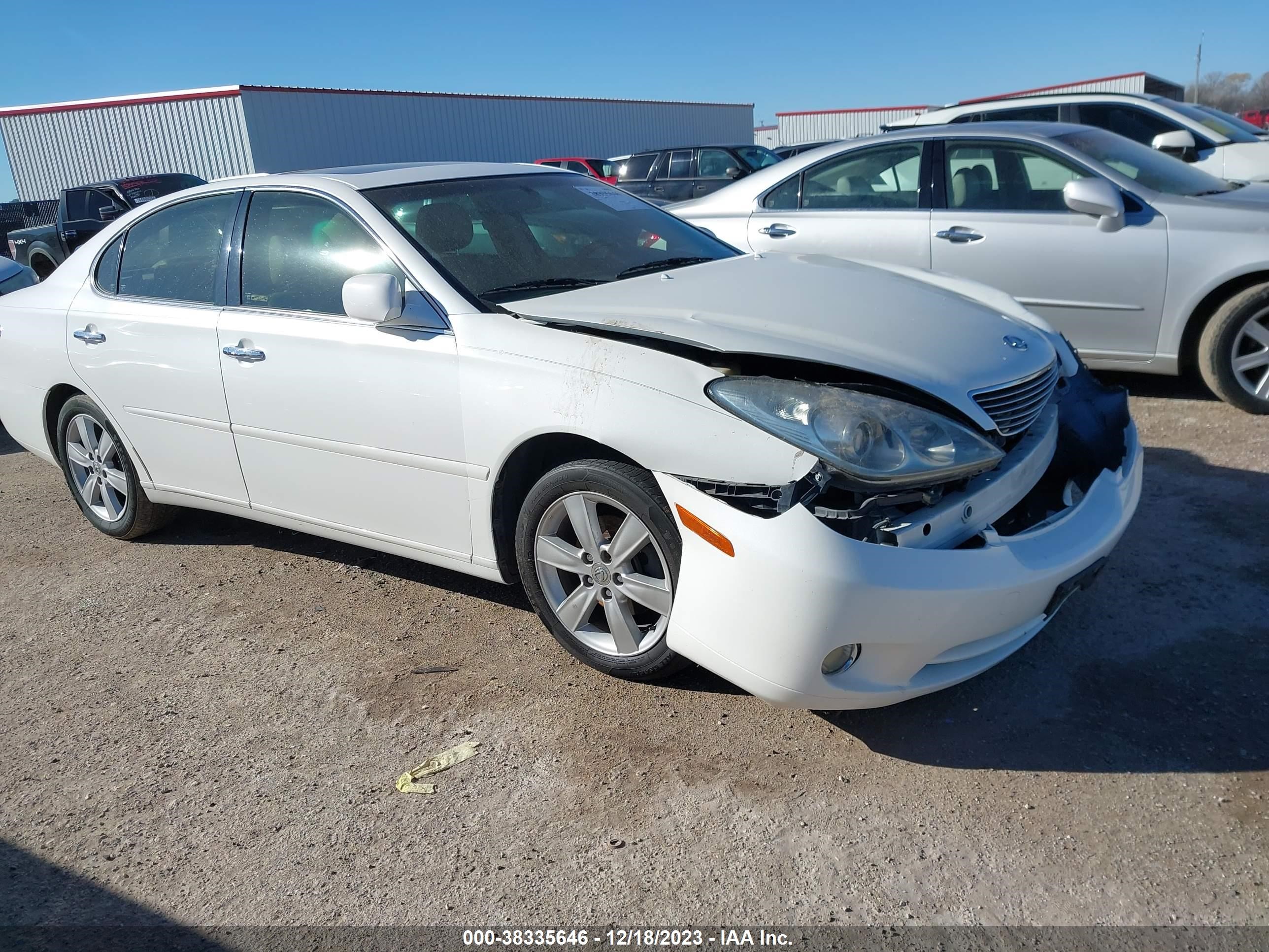 Photo 0 VIN: JTHBA30G955141808 - LEXUS ES 