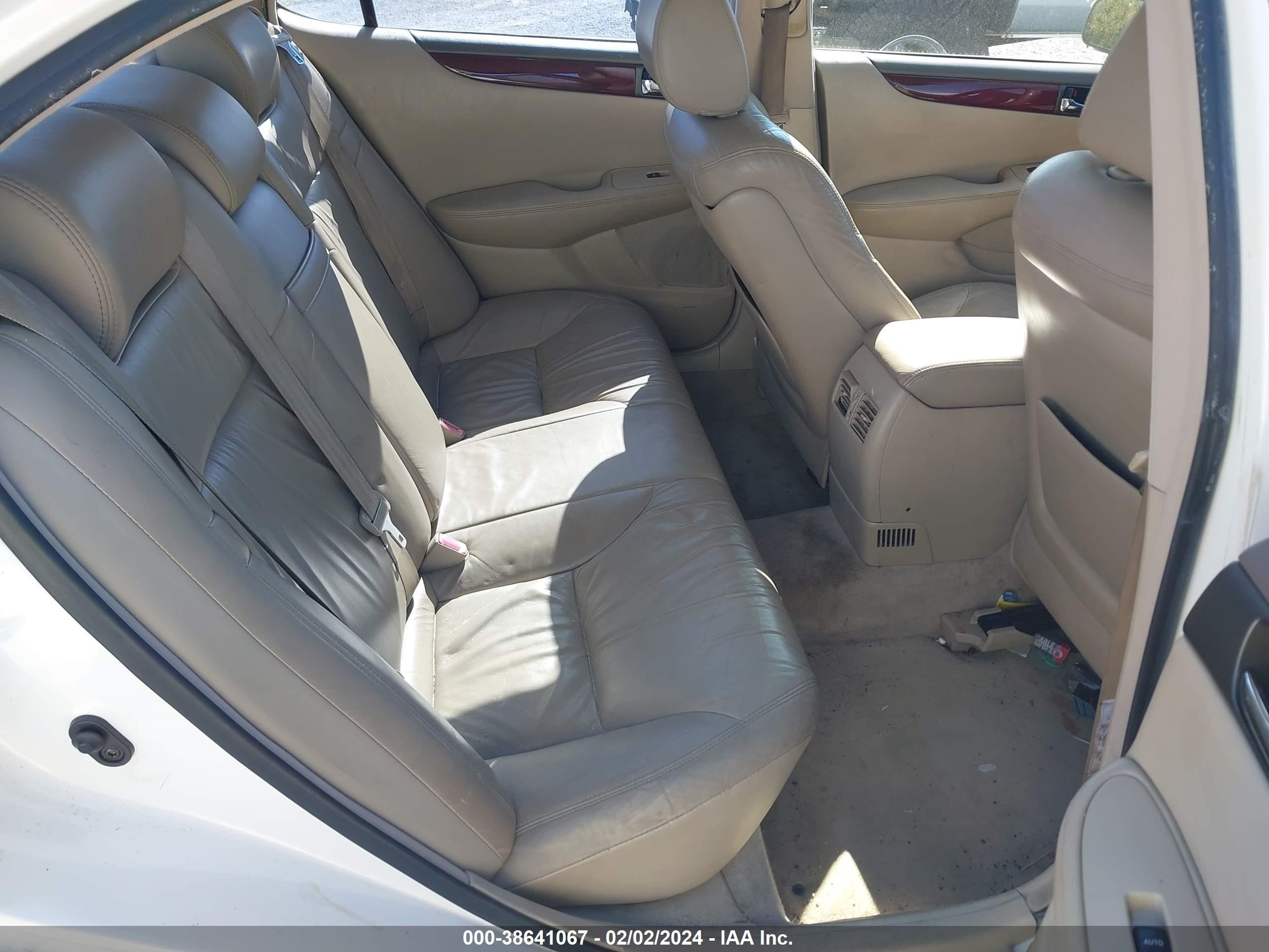 Photo 7 VIN: JTHBA30GX45040727 - LEXUS ES 