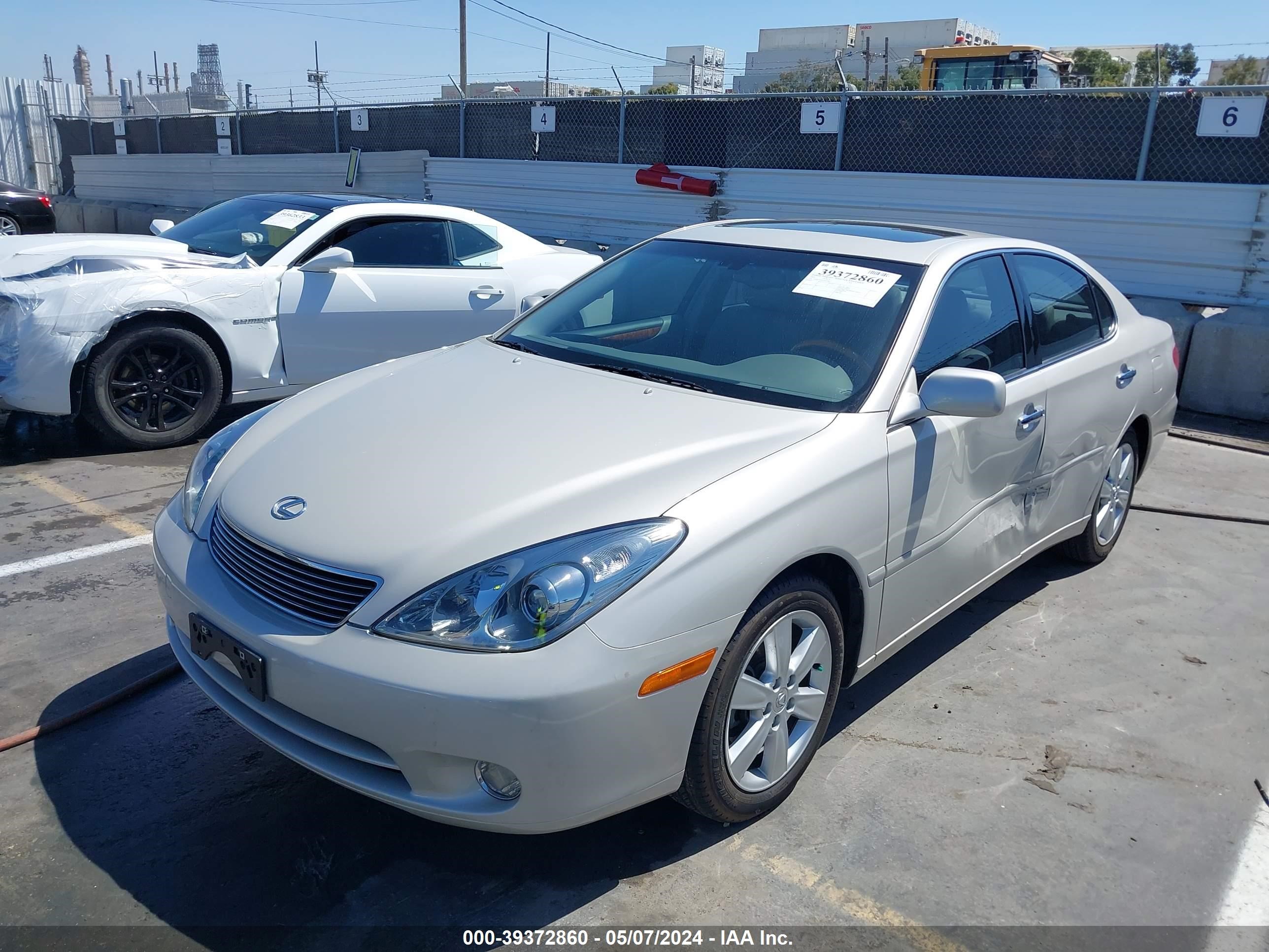 Photo 1 VIN: JTHBA30GX55067380 - LEXUS ES 