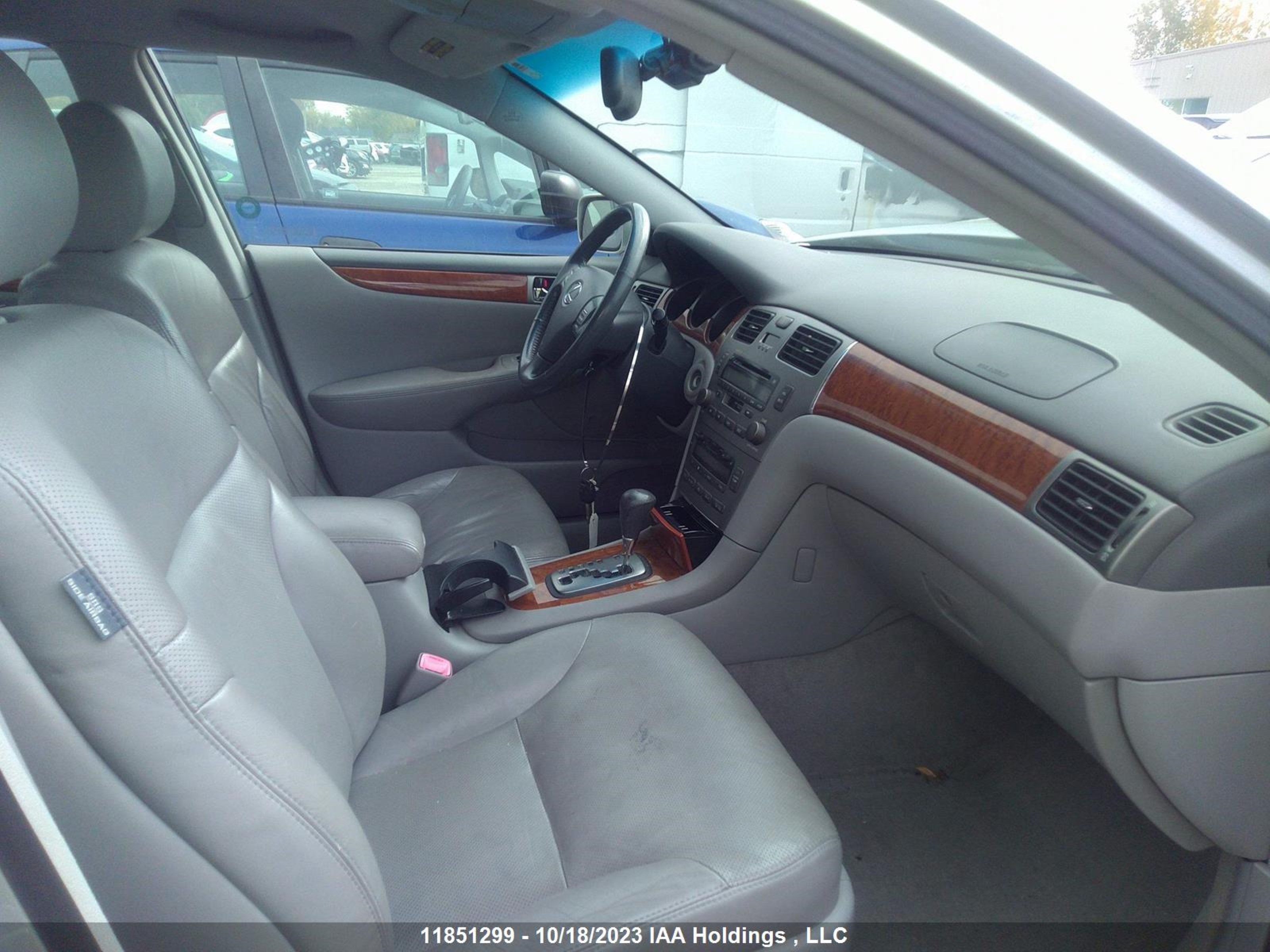 Photo 4 VIN: JTHBA30GX55071588 - LEXUS ES 