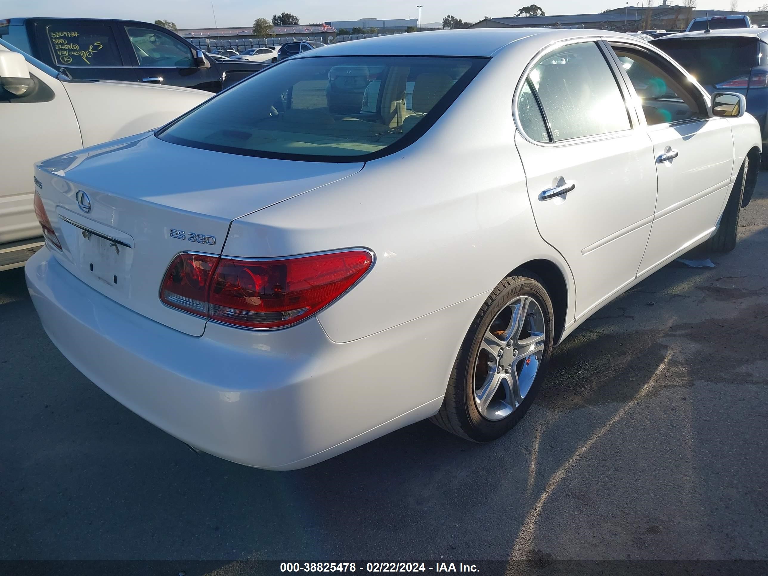 Photo 3 VIN: JTHBA30GX55080338 - LEXUS ES 