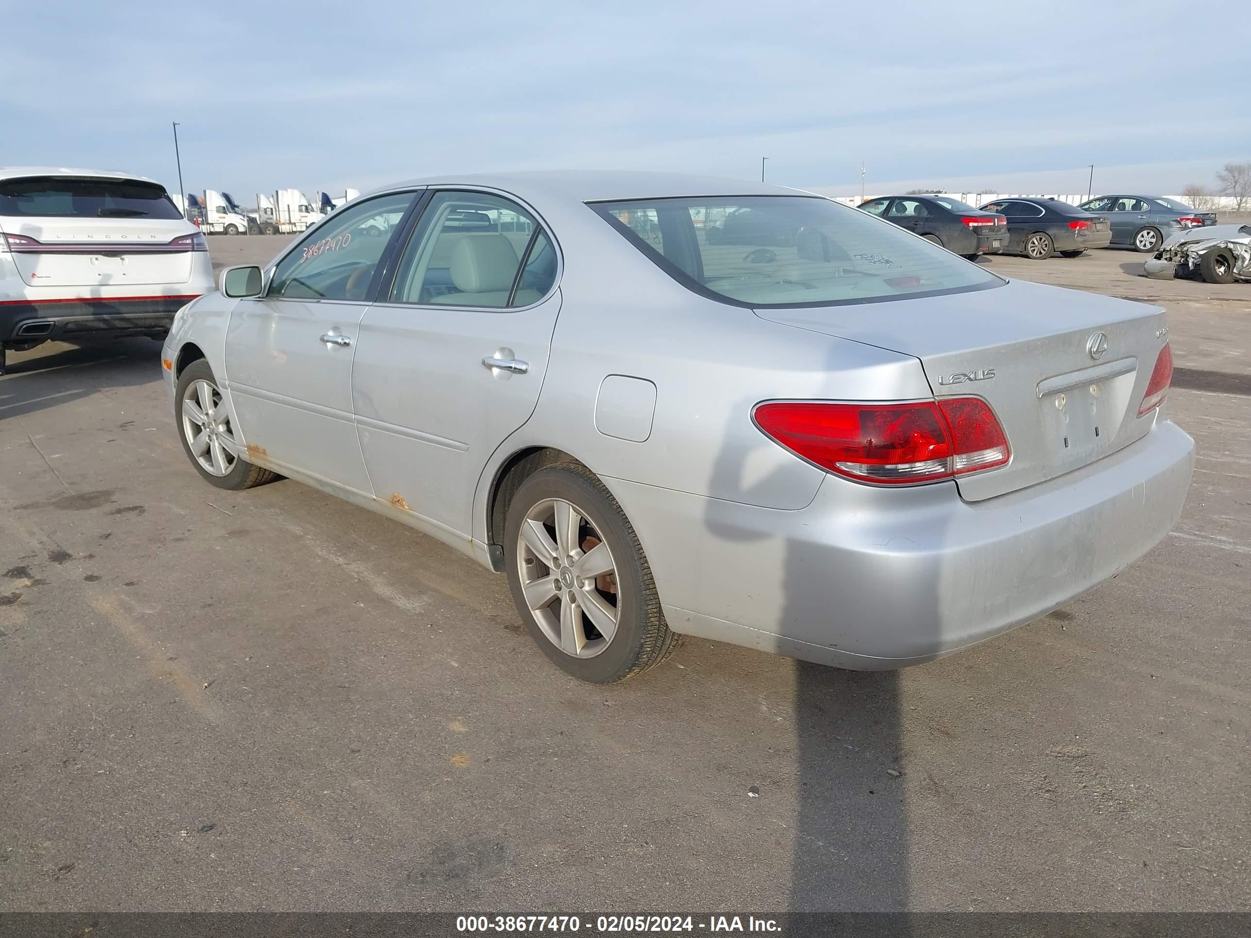 Photo 2 VIN: JTHBA30GX55130297 - LEXUS ES 