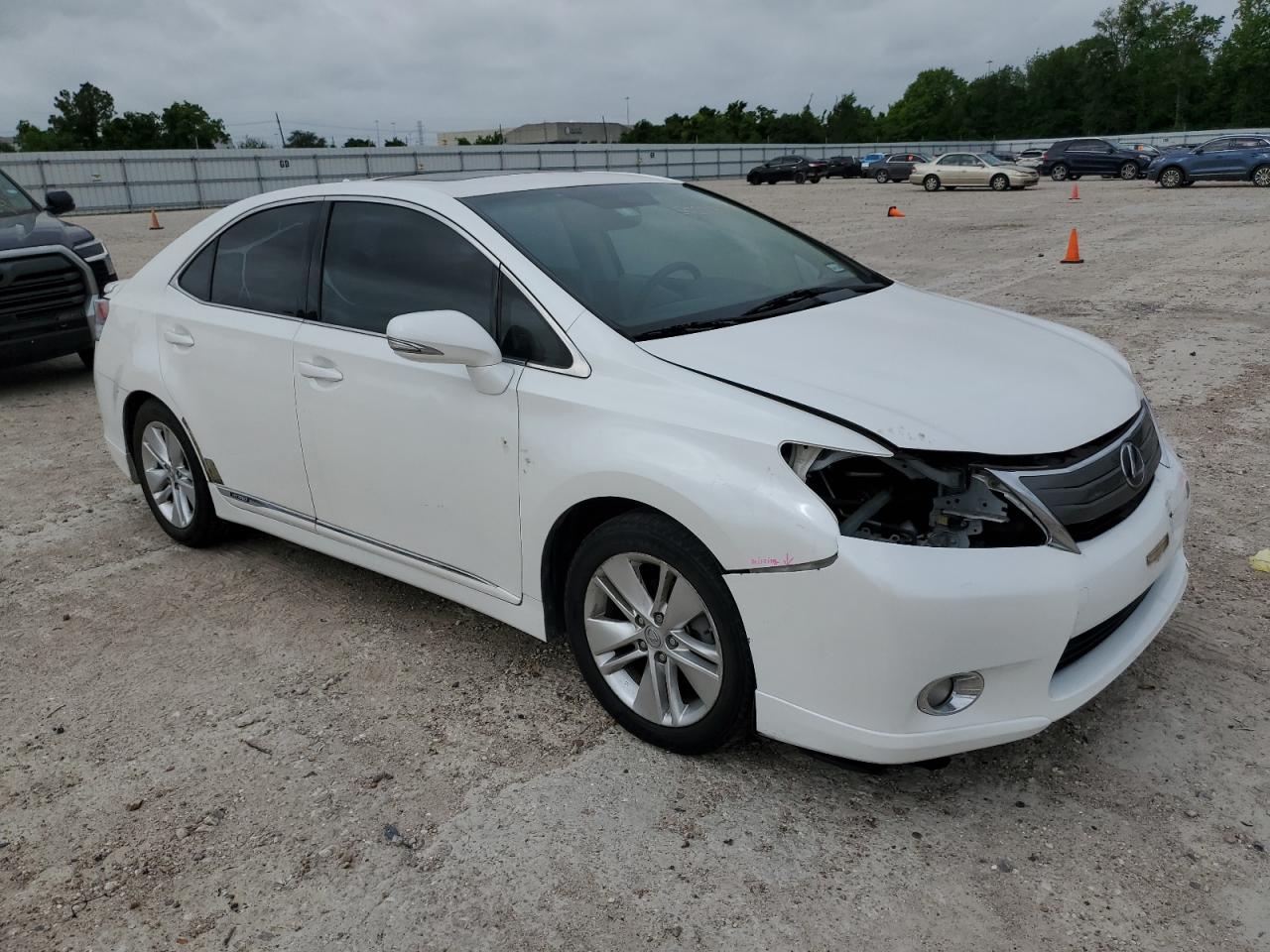 Photo 3 VIN: JTHBB1BA4B2045110 - LEXUS HS 