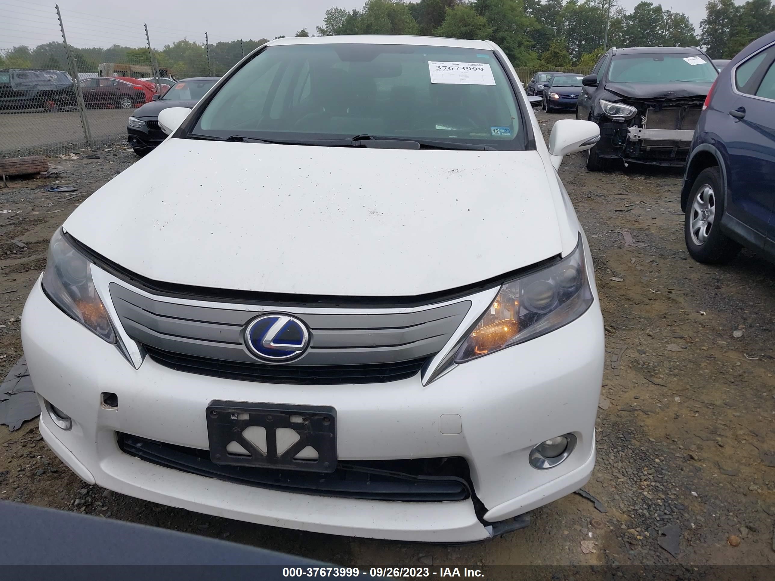 Photo 11 VIN: JTHBB1BA6A2036813 - LEXUS HS 