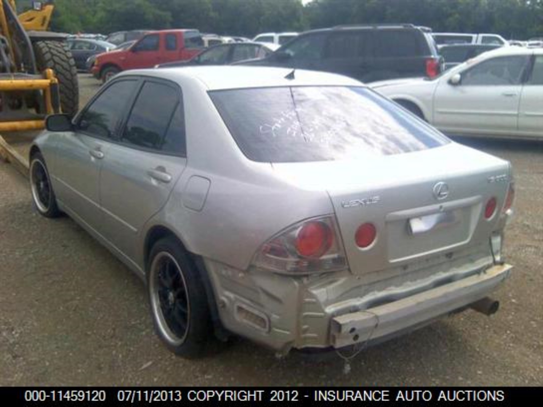 Photo 2 VIN: JTHBD182310008425 - LEXUS IS 