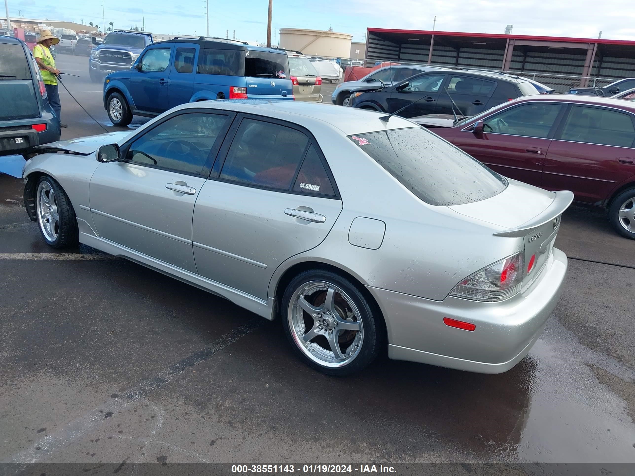 Photo 2 VIN: JTHBD182710012249 - LEXUS IS 