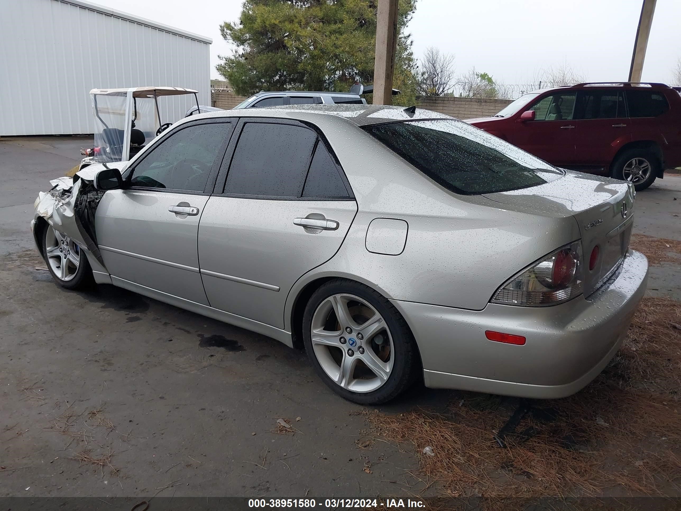 Photo 2 VIN: JTHBD182710023378 - LEXUS IS 