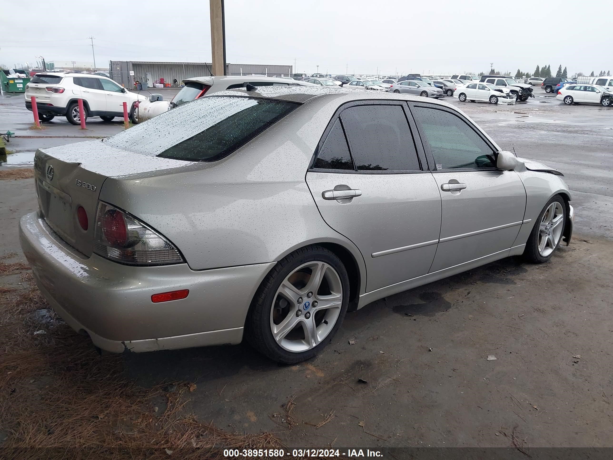 Photo 3 VIN: JTHBD182710023378 - LEXUS IS 