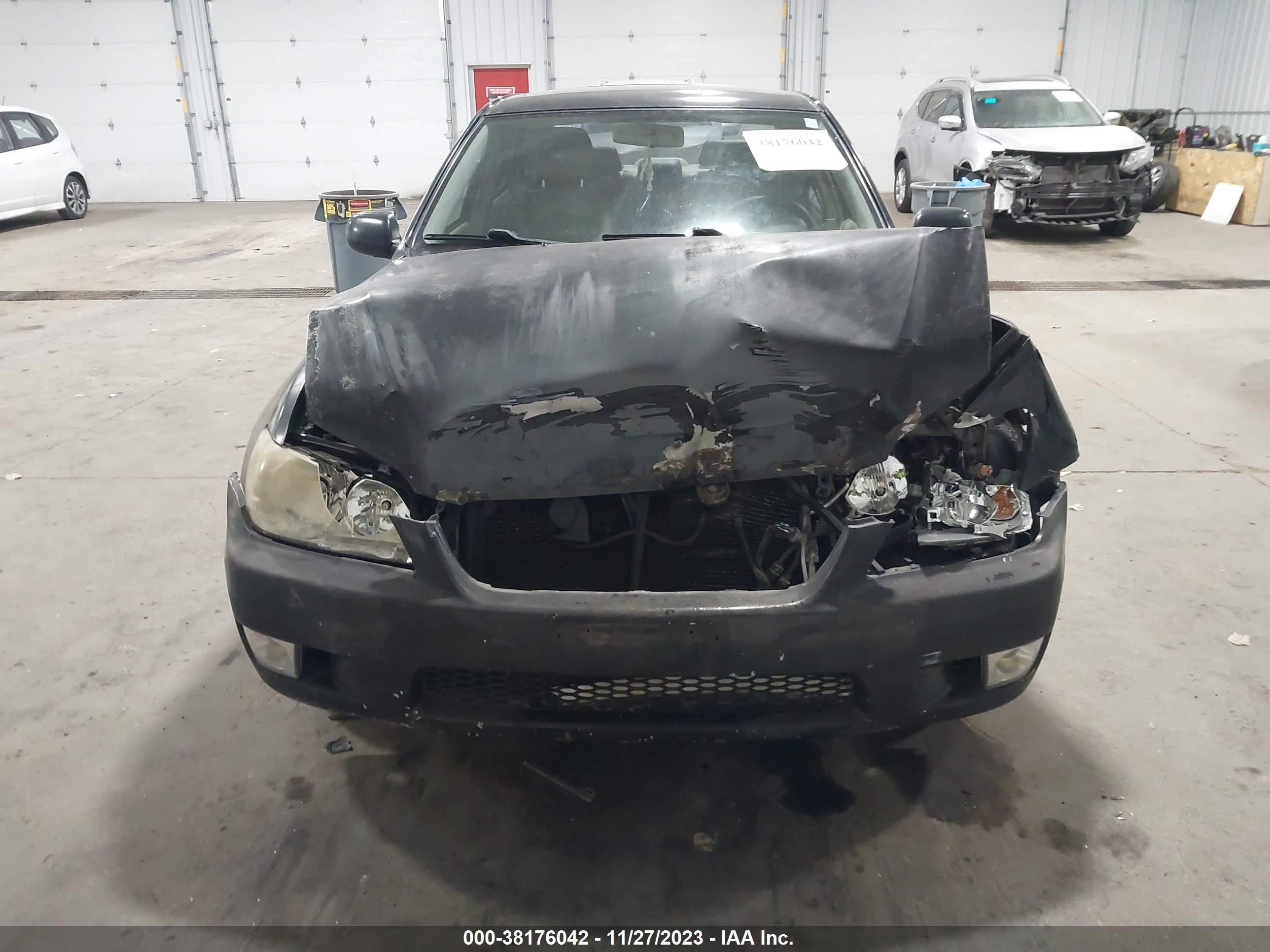 Photo 11 VIN: JTHBD182710031254 - LEXUS IS 