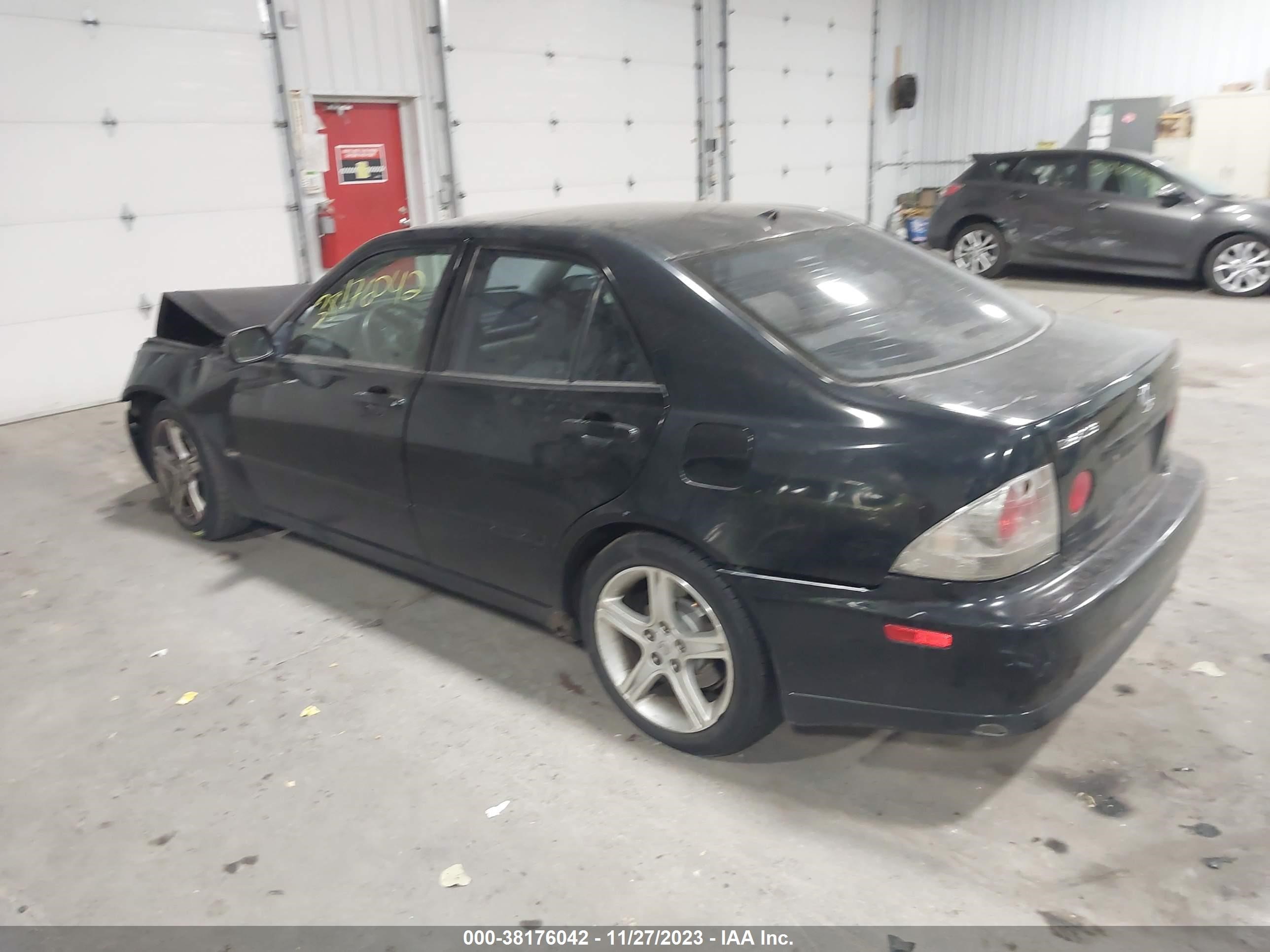 Photo 2 VIN: JTHBD182710031254 - LEXUS IS 