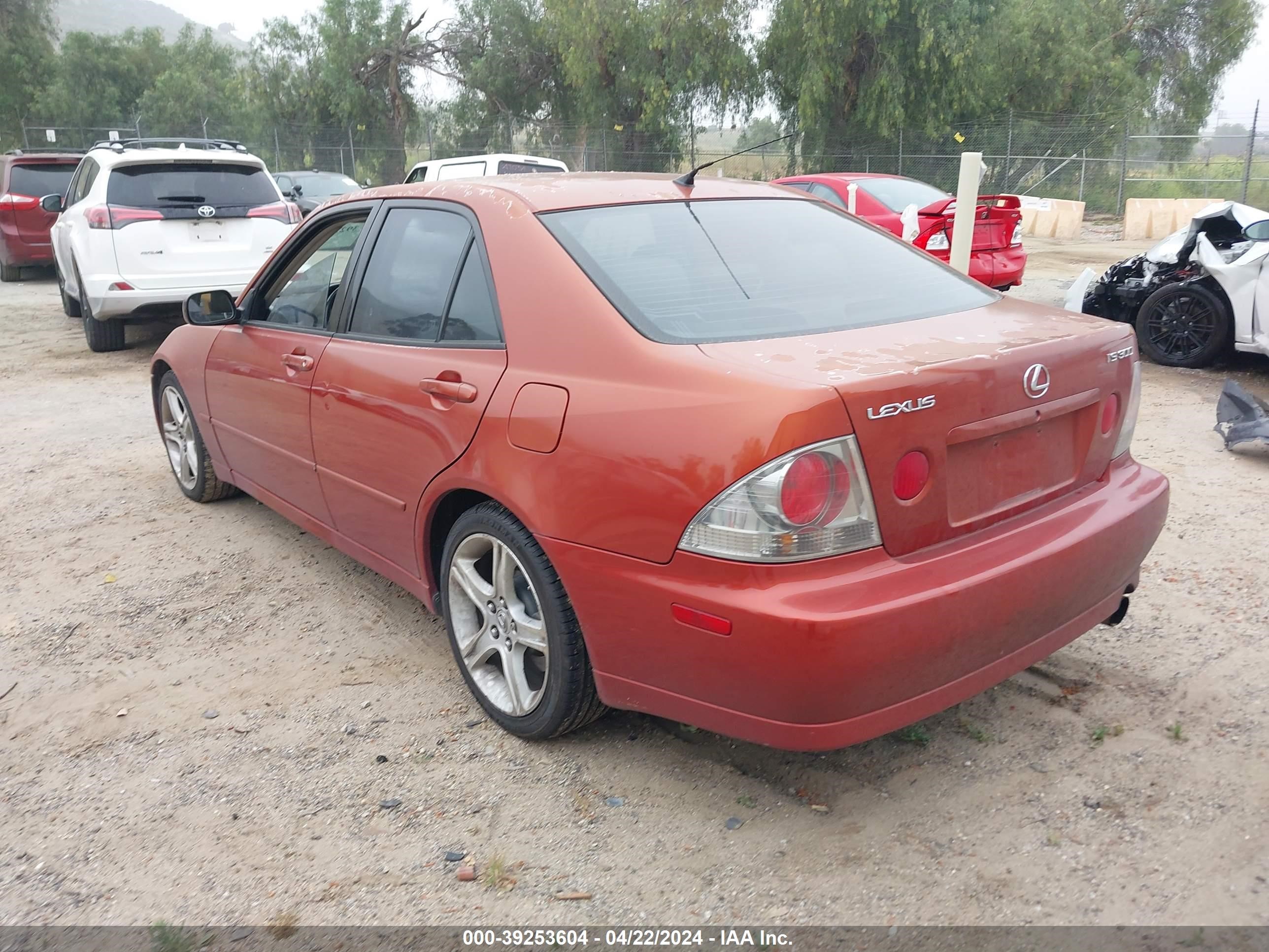 Photo 2 VIN: JTHBD182X10019177 - LEXUS IS 