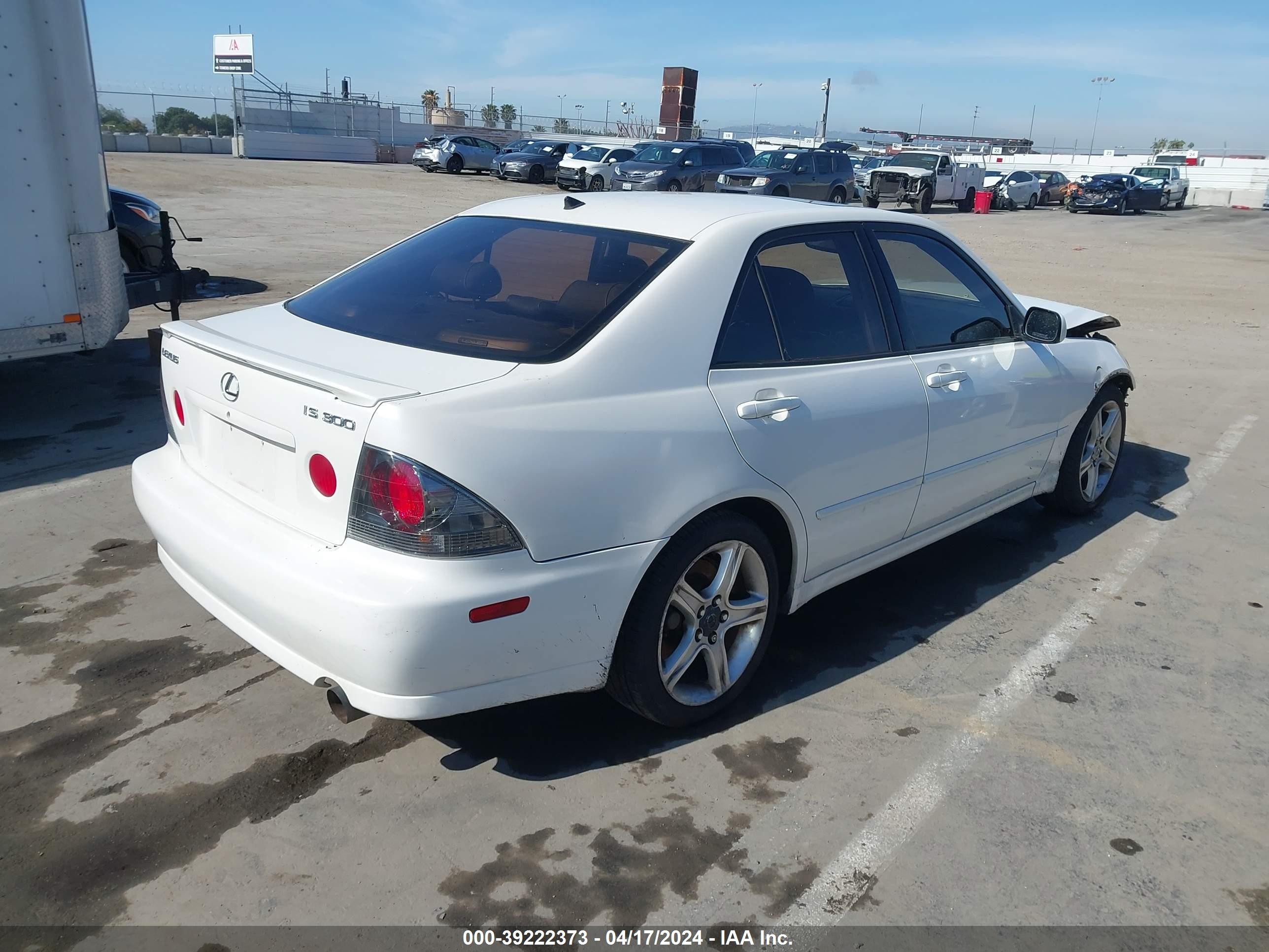 Photo 3 VIN: JTHBD192140087791 - LEXUS IS 