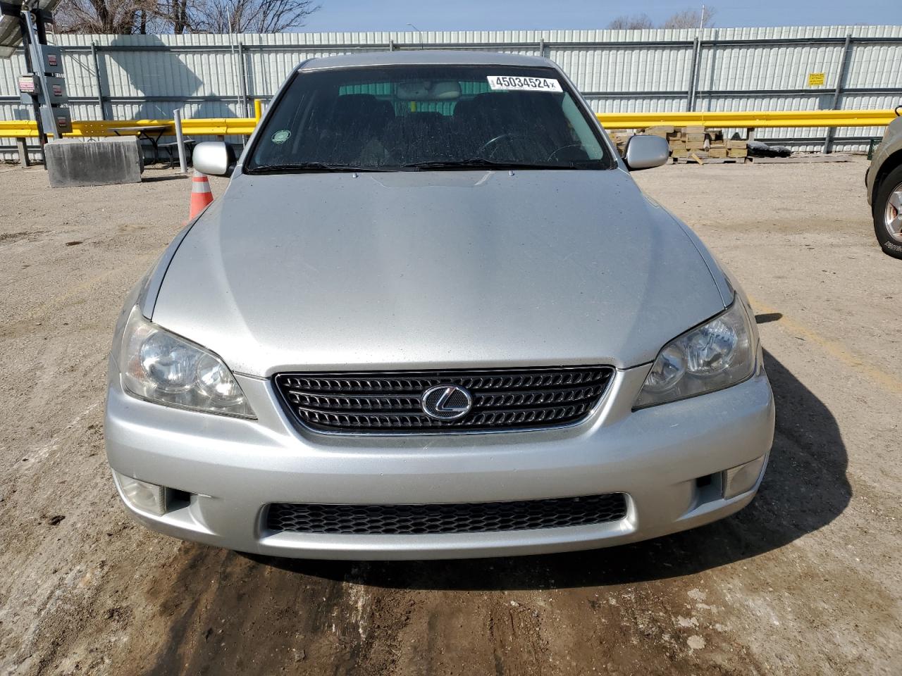 Photo 4 VIN: JTHBD192220038550 - LEXUS IS 