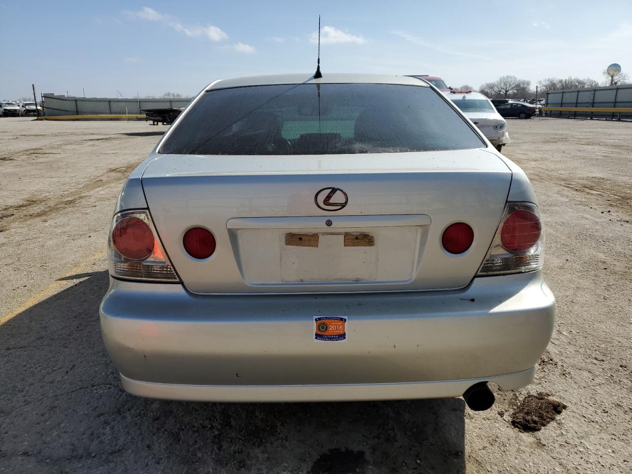 Photo 5 VIN: JTHBD192220038550 - LEXUS IS 