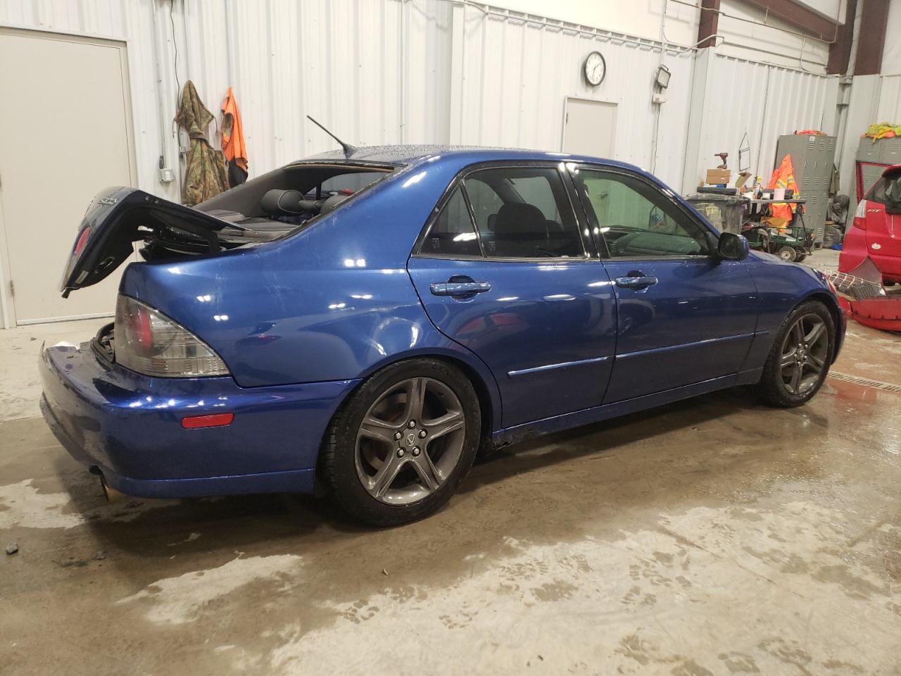 Photo 2 VIN: JTHBD192220051900 - LEXUS IS 