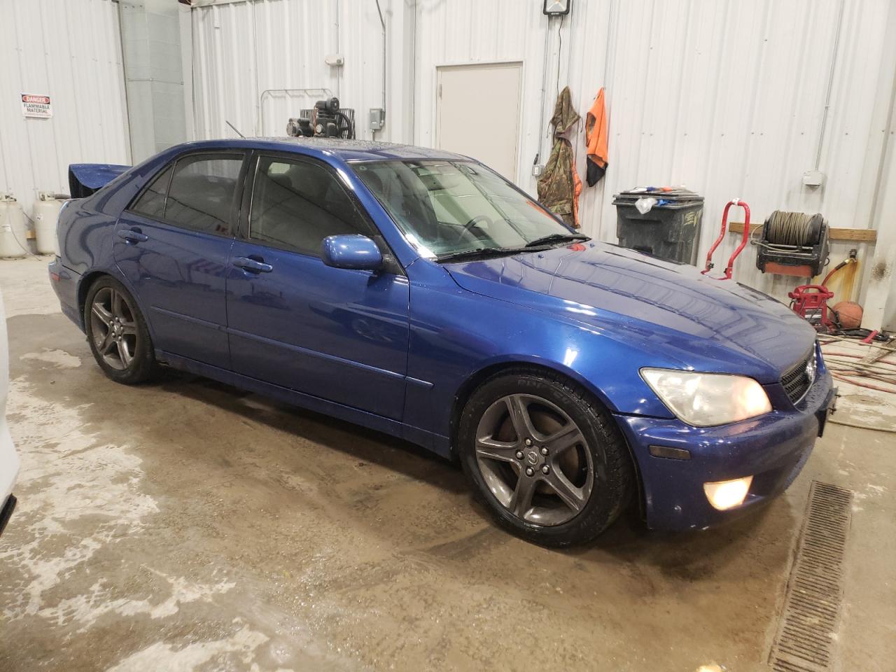 Photo 3 VIN: JTHBD192220051900 - LEXUS IS 