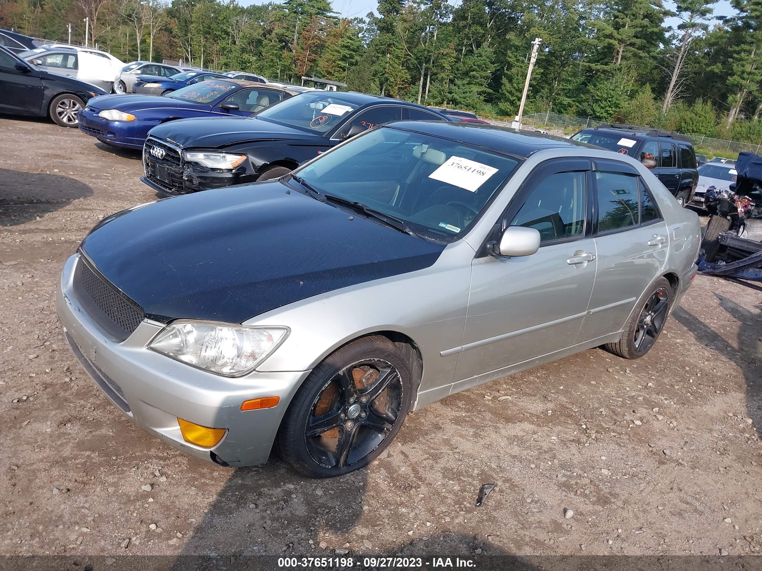 Photo 1 VIN: JTHBD192220056157 - LEXUS IS 