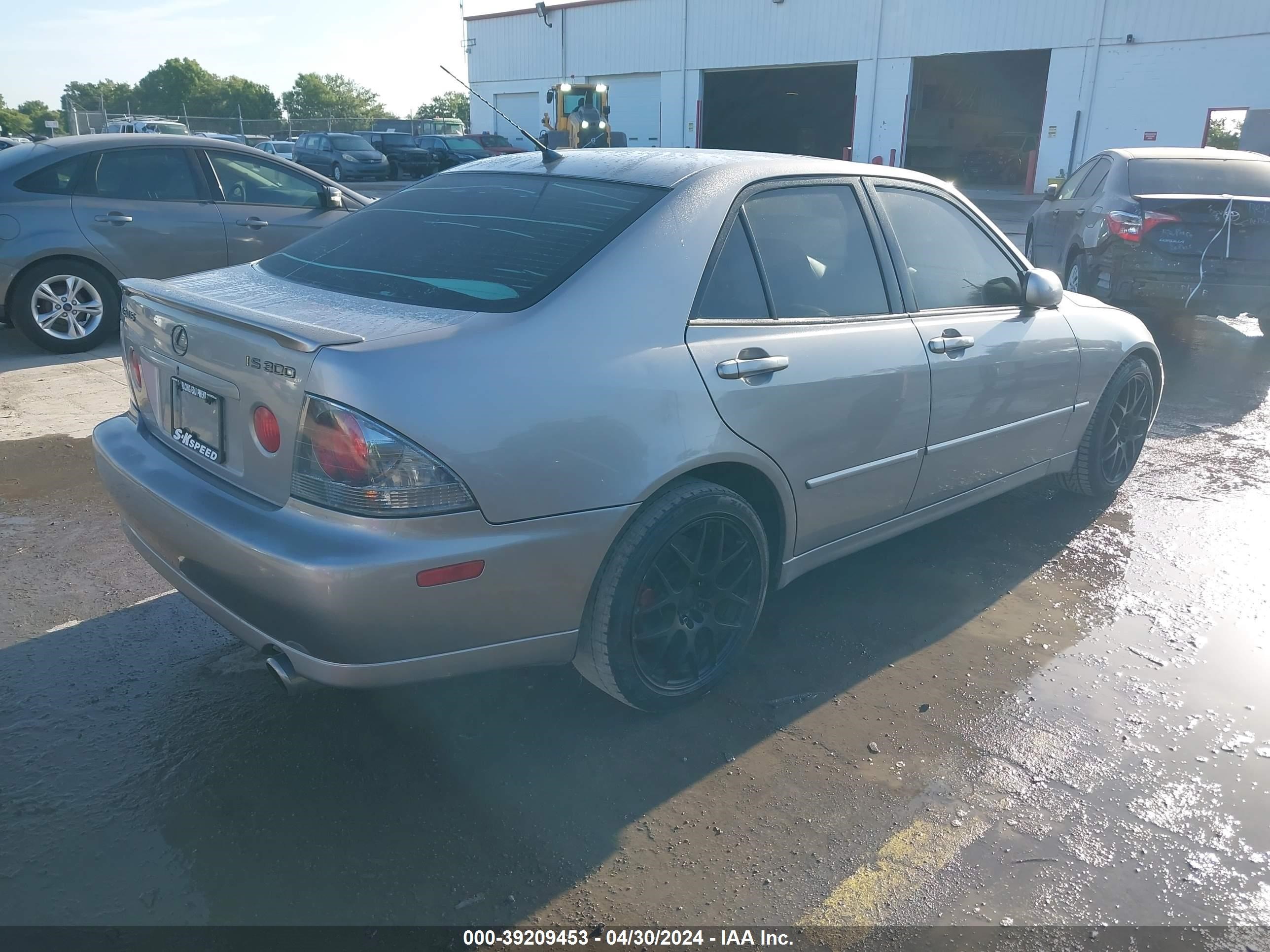 Photo 3 VIN: JTHBD192230078306 - LEXUS IS 