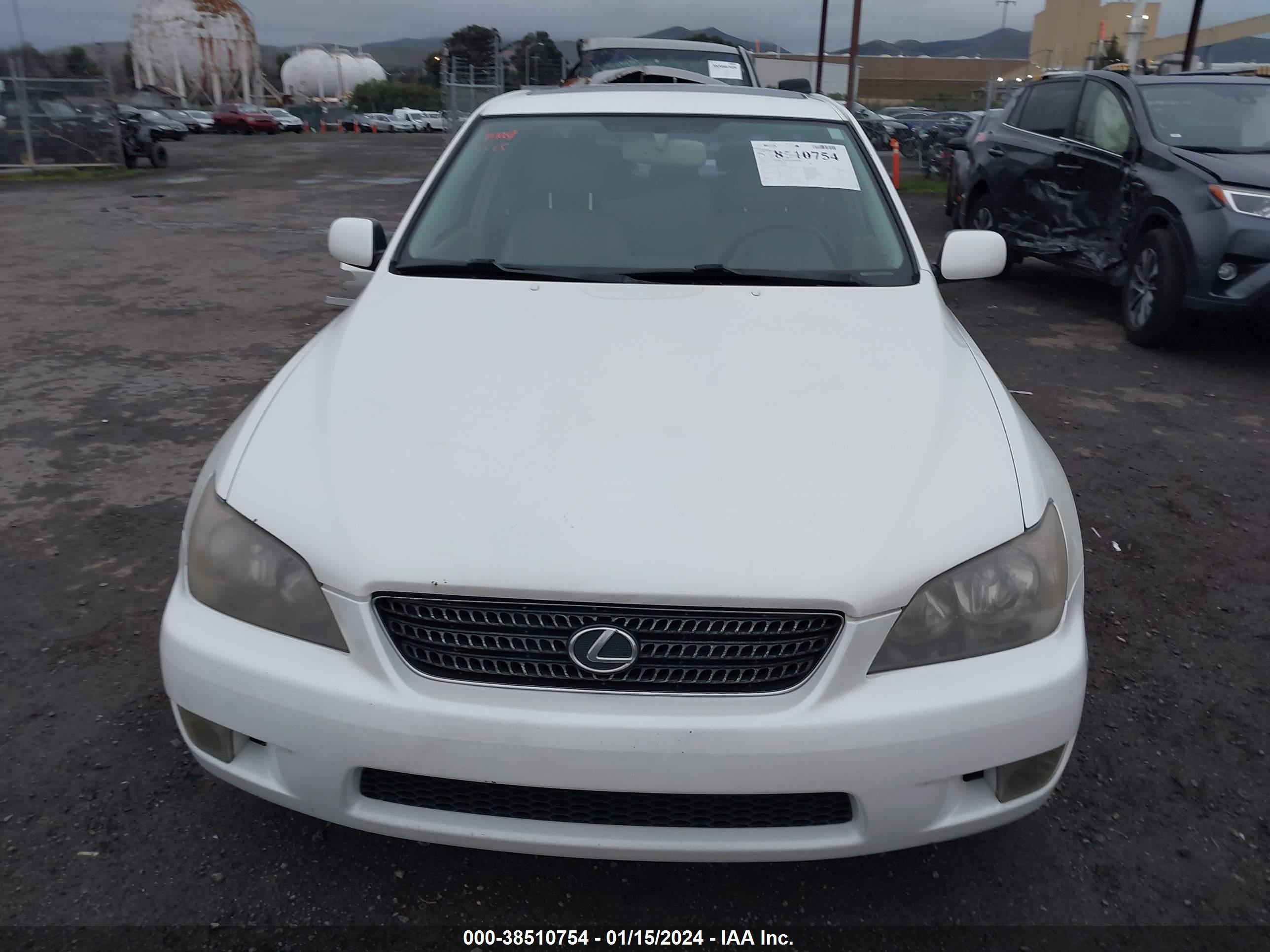 Photo 12 VIN: JTHBD192350100381 - LEXUS IS 