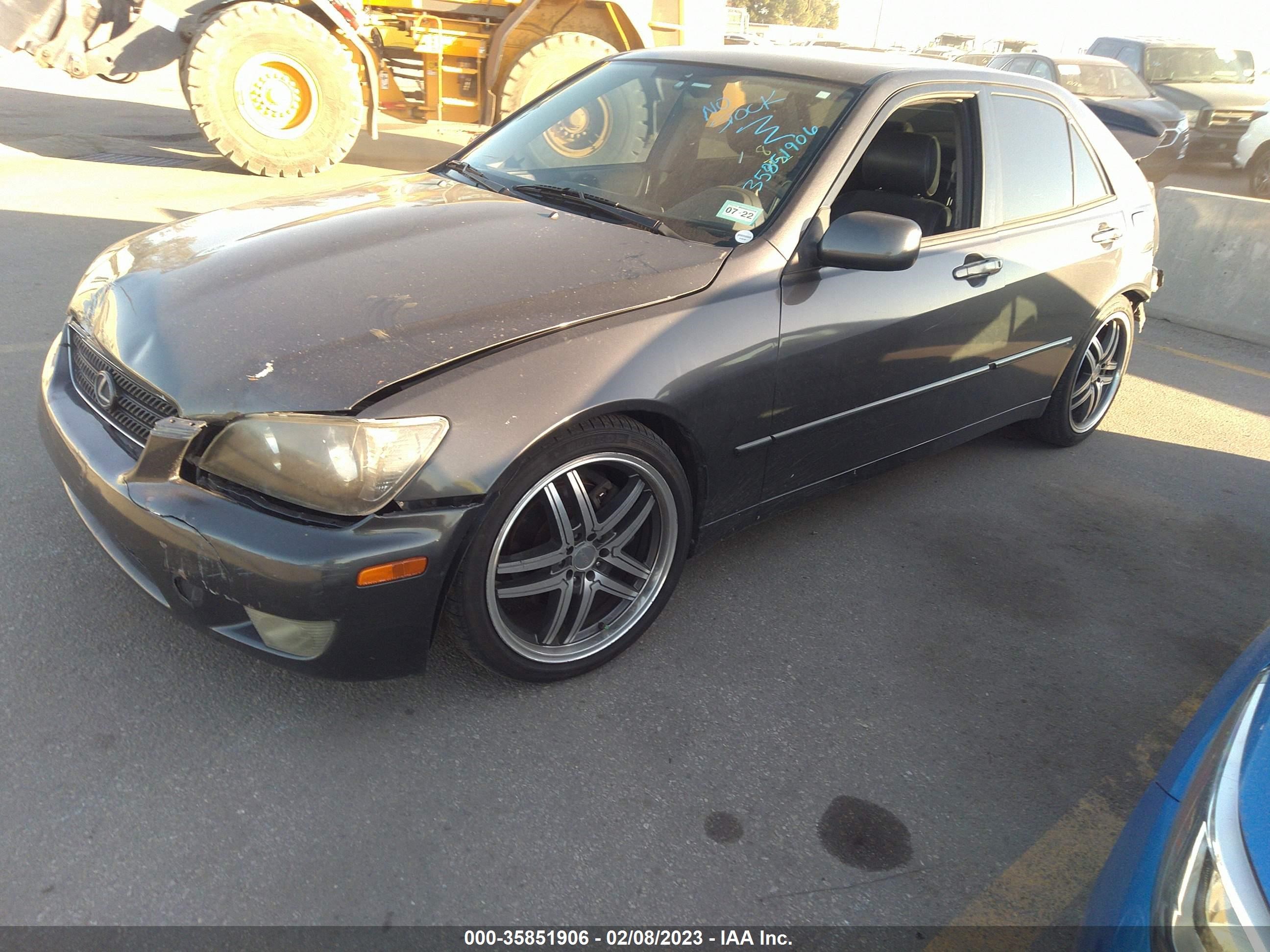 Photo 1 VIN: JTHBD192440086702 - LEXUS IS 