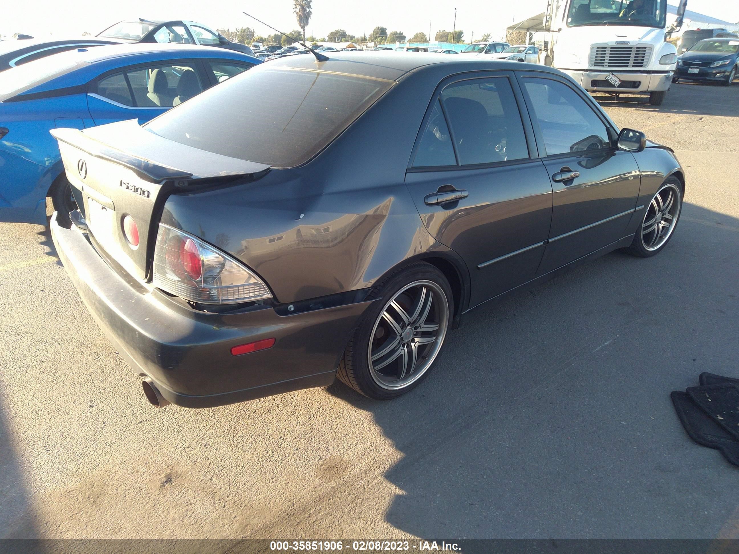 Photo 3 VIN: JTHBD192440086702 - LEXUS IS 