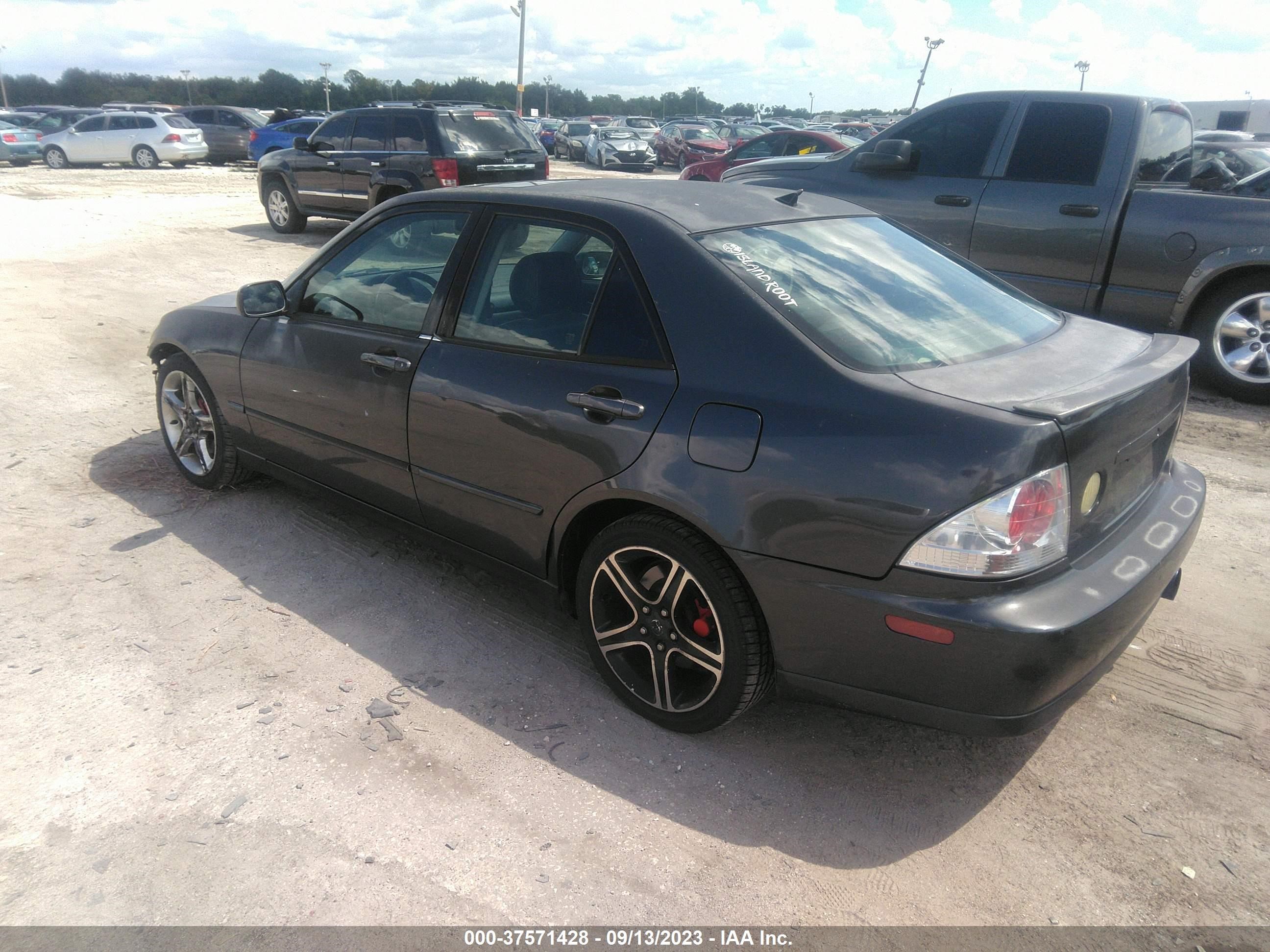 Photo 2 VIN: JTHBD192450099936 - LEXUS IS 